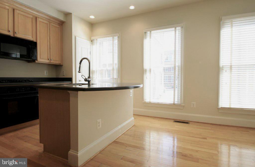 CHATHAM SQUARE - Residential Lease