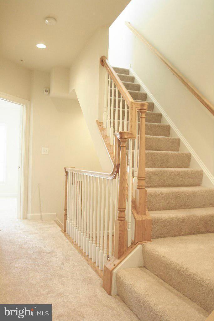 CHATHAM SQUARE - Residential Lease