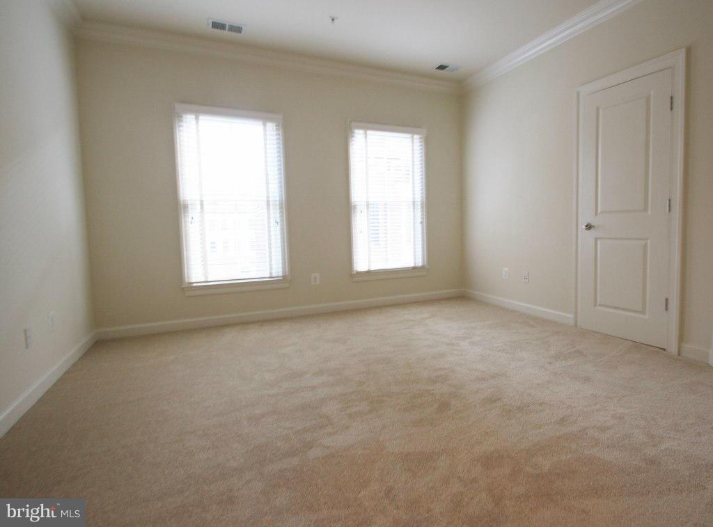 CHATHAM SQUARE - Residential Lease