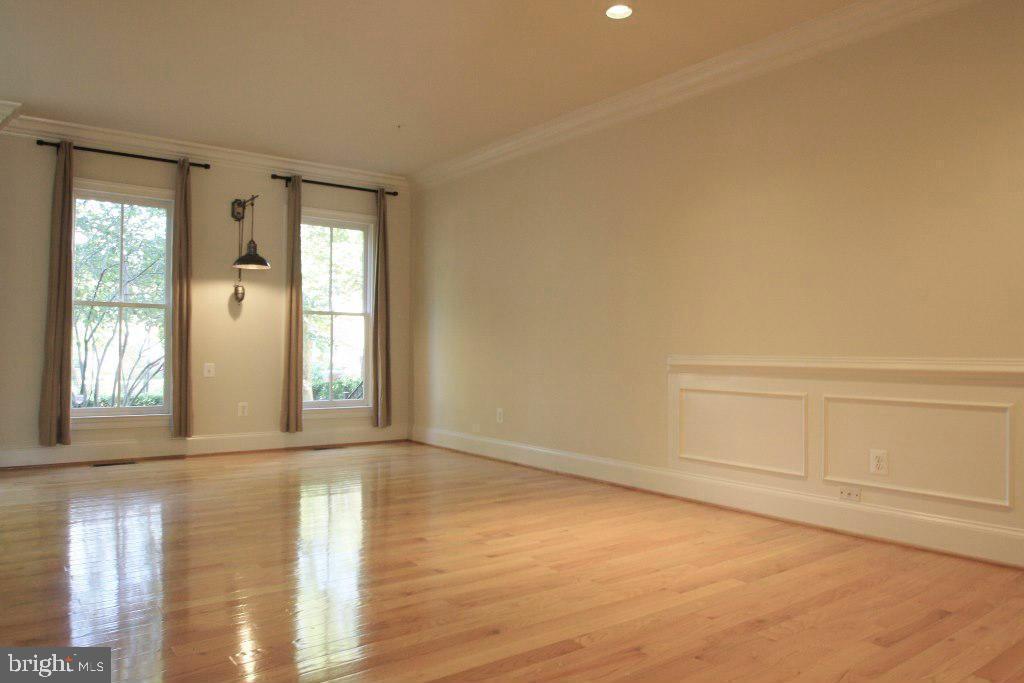 CHATHAM SQUARE - Residential Lease