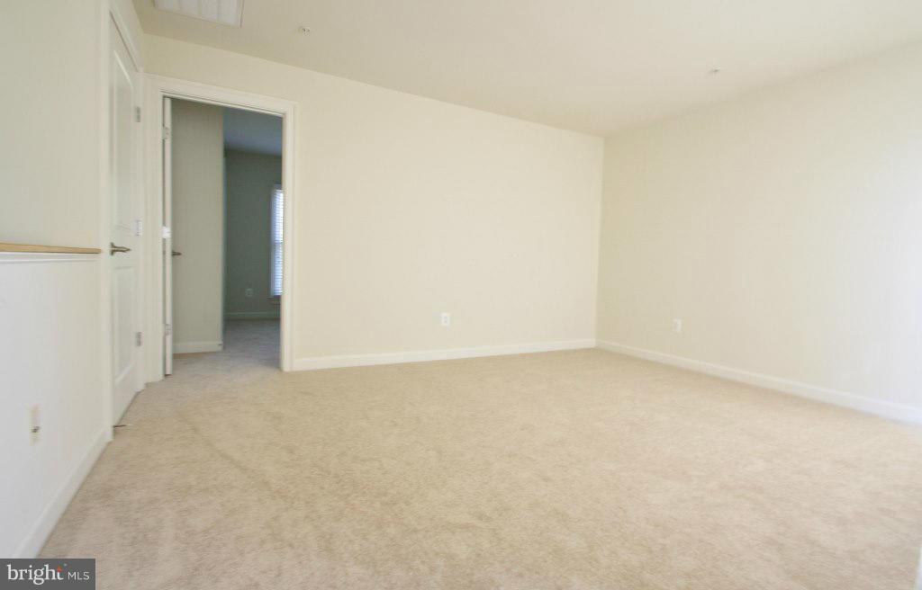 CHATHAM SQUARE - Residential Lease