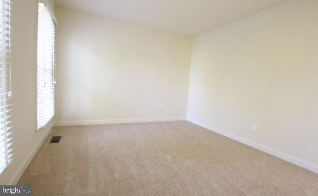 CHATHAM SQUARE - Residential Lease