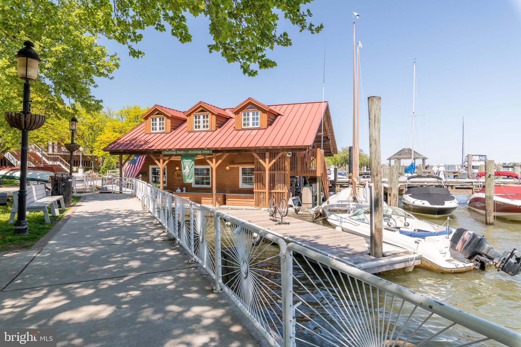 CHATHAM SQUARE - Residential Lease