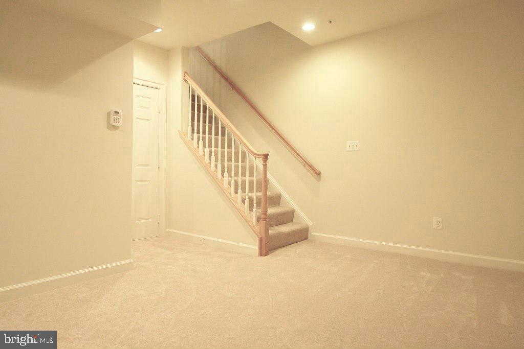 CHATHAM SQUARE - Residential Lease