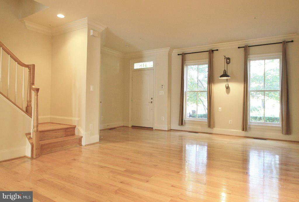 CHATHAM SQUARE - Residential Lease