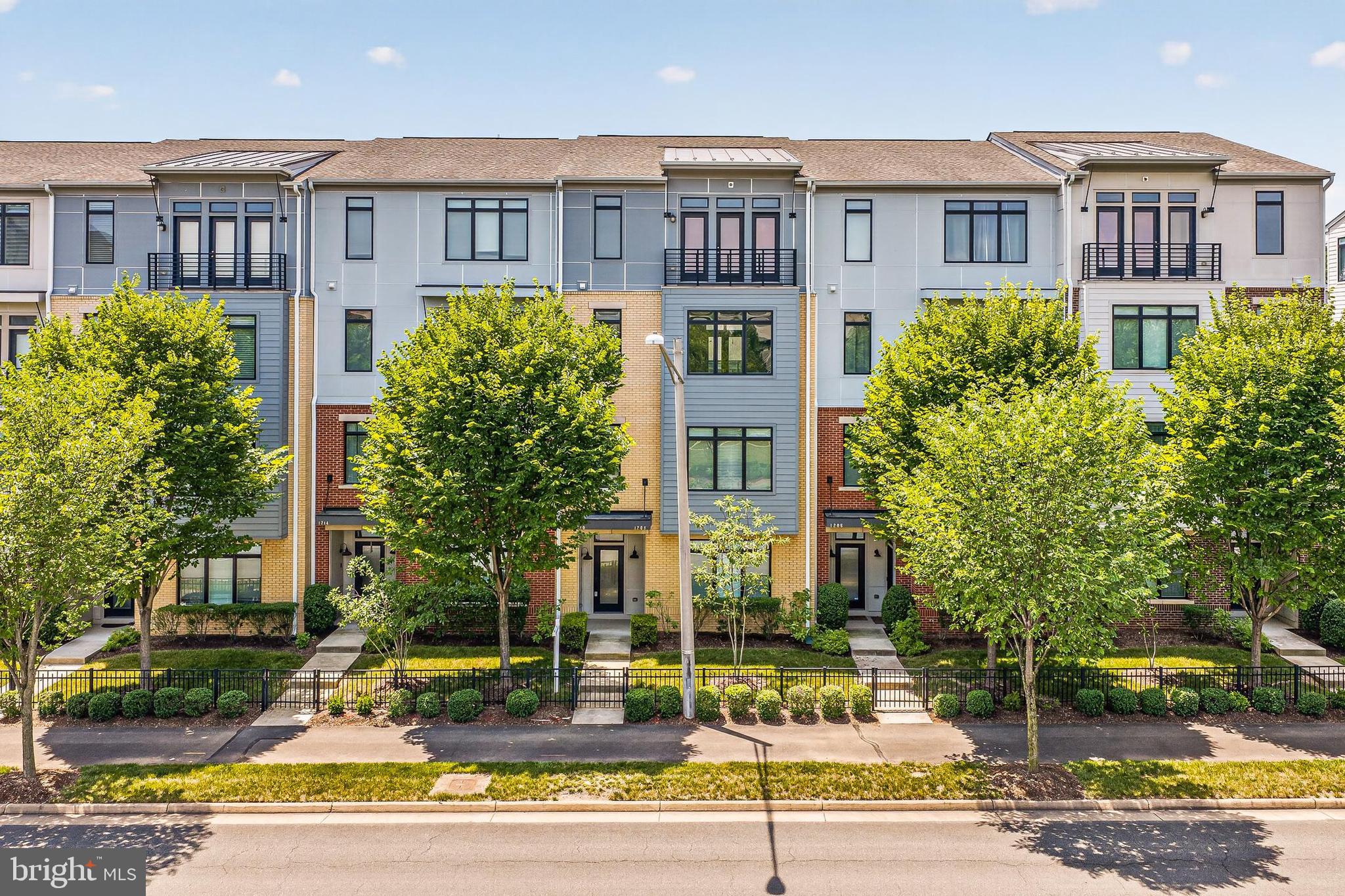 1210 RIBBON LIMESTONE TERRACE SE