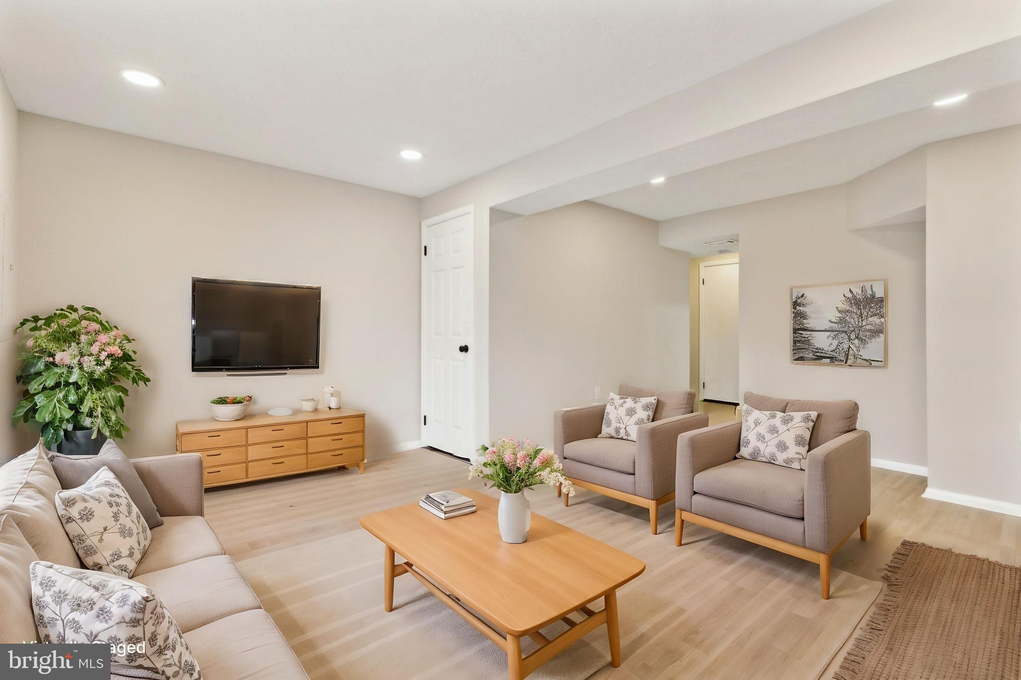 NEWINGTON FOREST - Residential