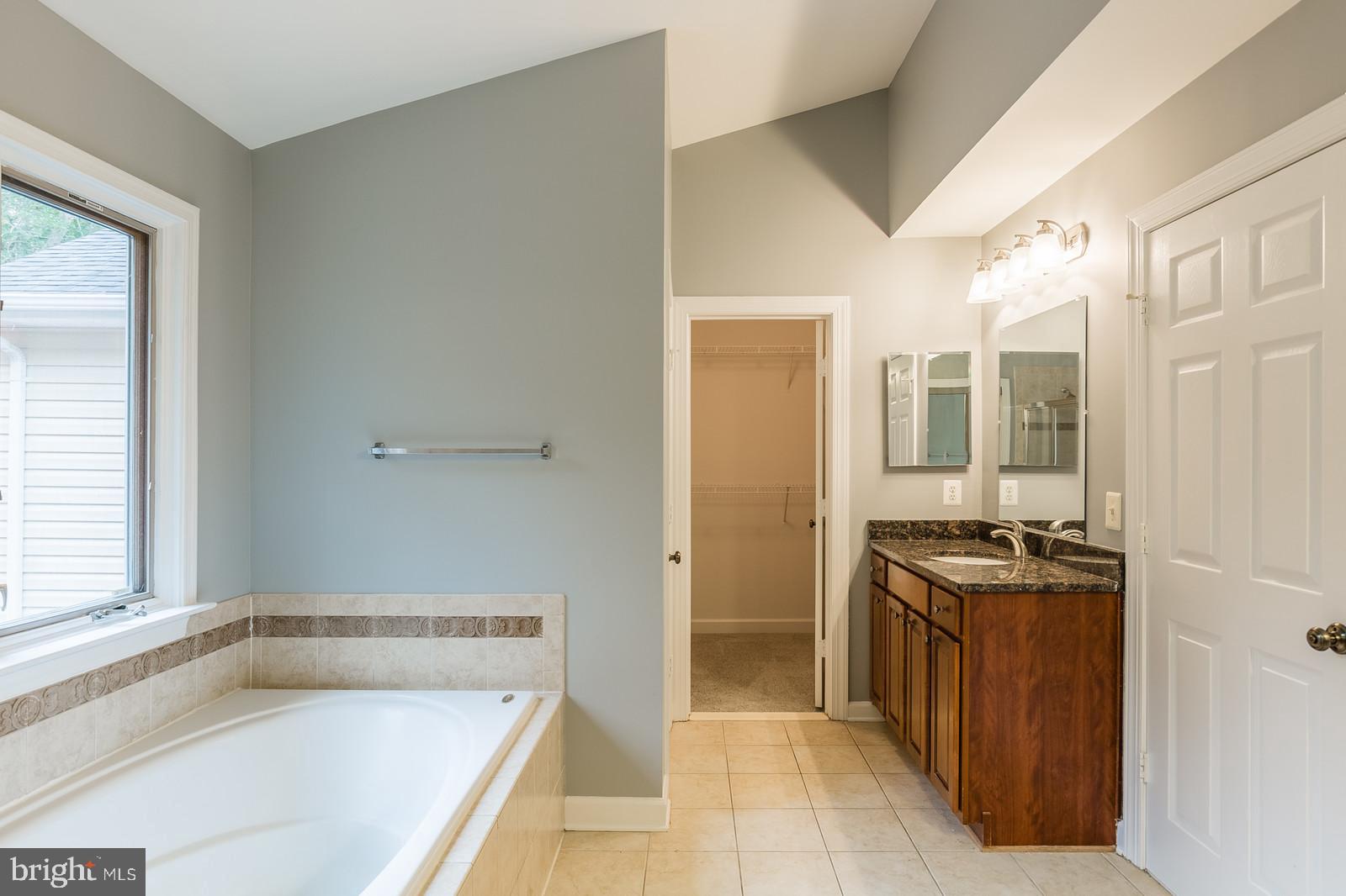 AQUIA OVERLOOK - Residential