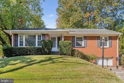 Photo of 9700 Dameron Drive, SILVER SPRING, MD 20910 (MLS # MDMC2205178) Photo of 9700 Dameron Drive, SILVER SPRING, MD 20910 (MLS # MDMC2205178)