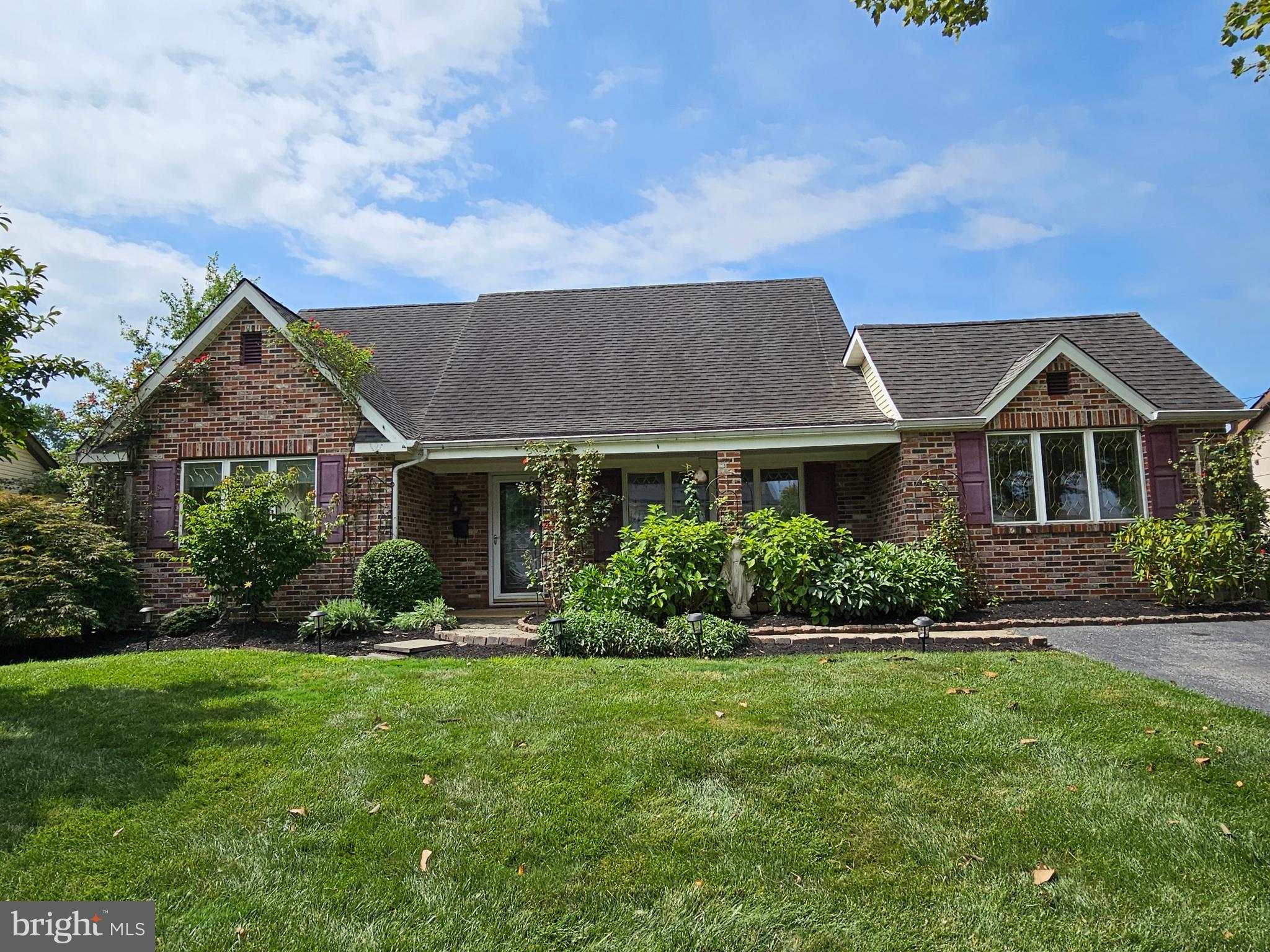 75 EARNSHAW LANE