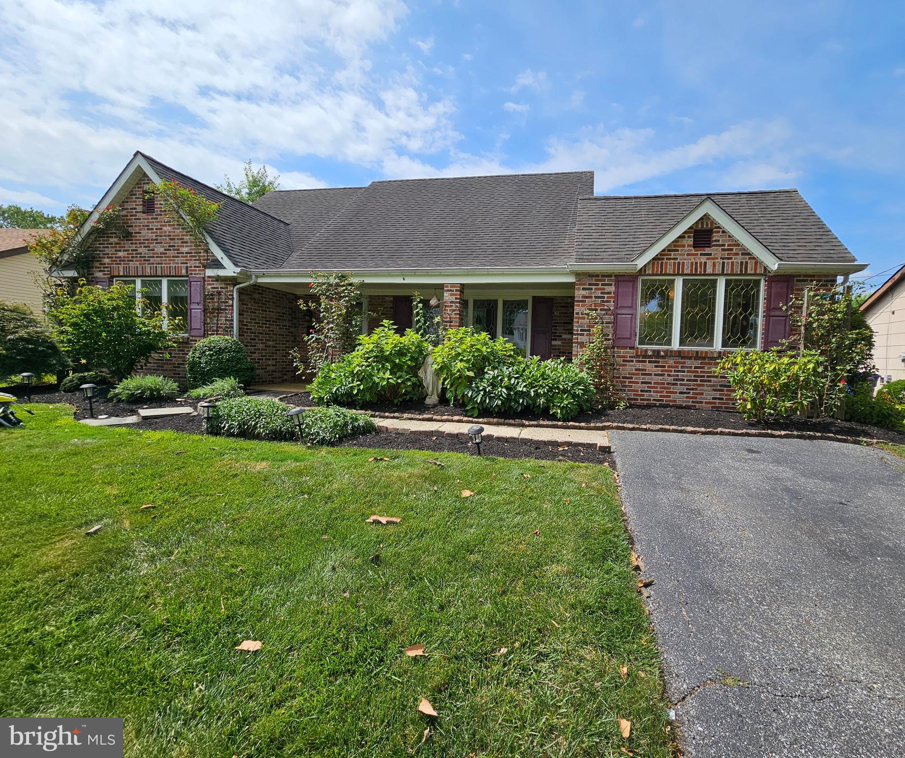 75 EARNSHAW LANE