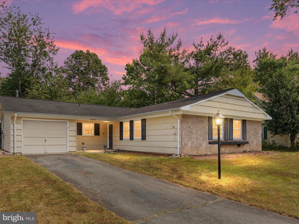 Photo of 4405 Manor Hall Lane, FAIRFAX, VA 22033 (MLS # VAFX2265882)