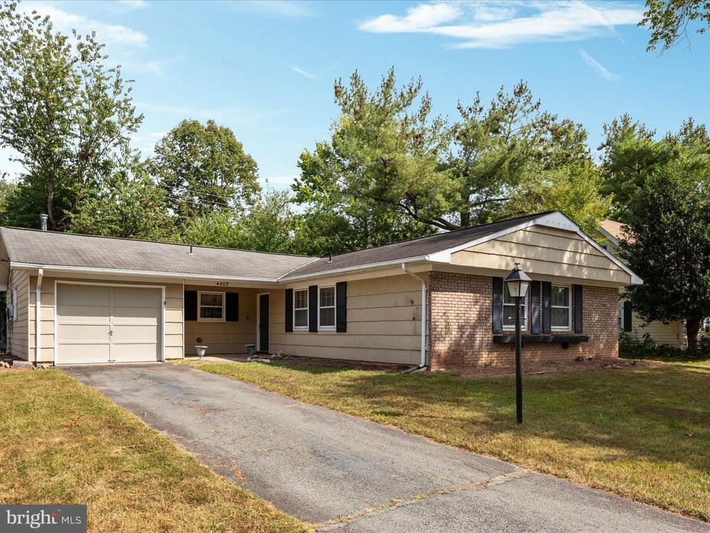 Photo of 4405 Manor Hall Lane, FAIRFAX, VA 22033 (MLS # VAFX2265882)