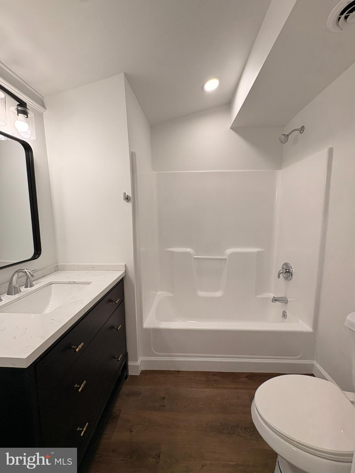 CHURCH HILL - Residential