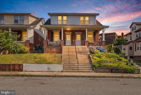 Townhouse For Sale - 216 W Dauphin Street<br/> ENOLA, PA 17025
