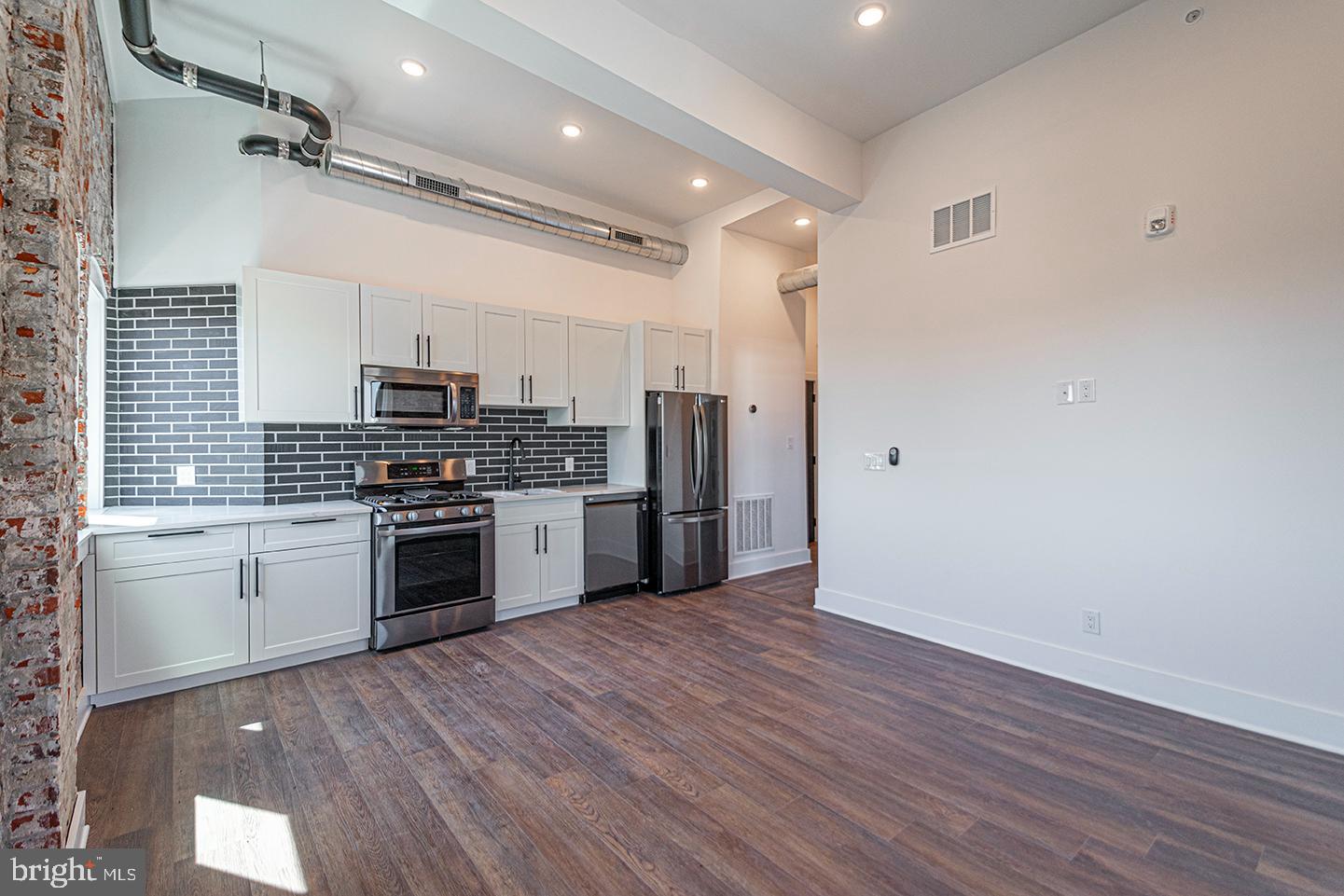 BELLA VISTA - Residential Lease