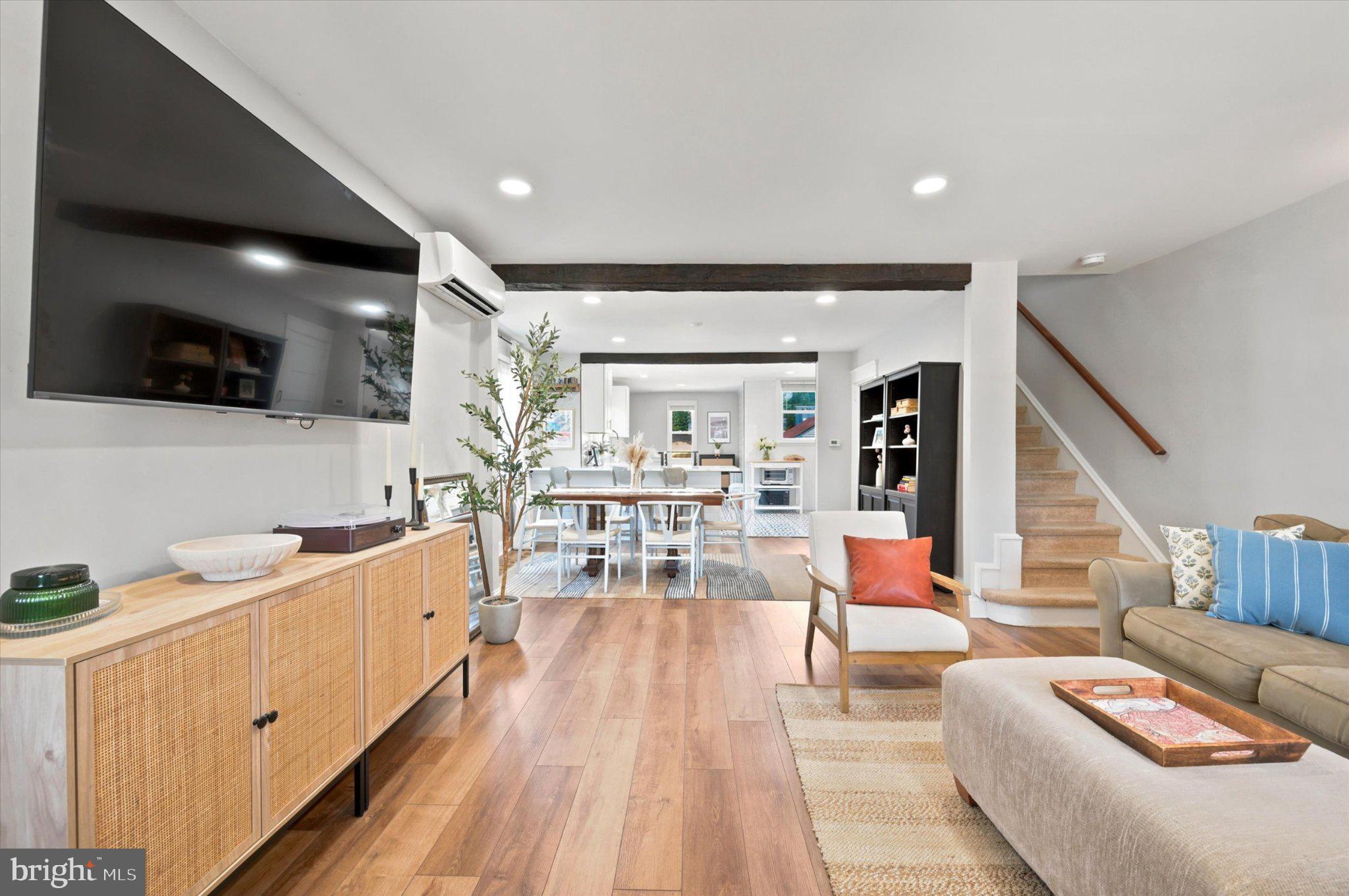 414 W 10TH AVENUE