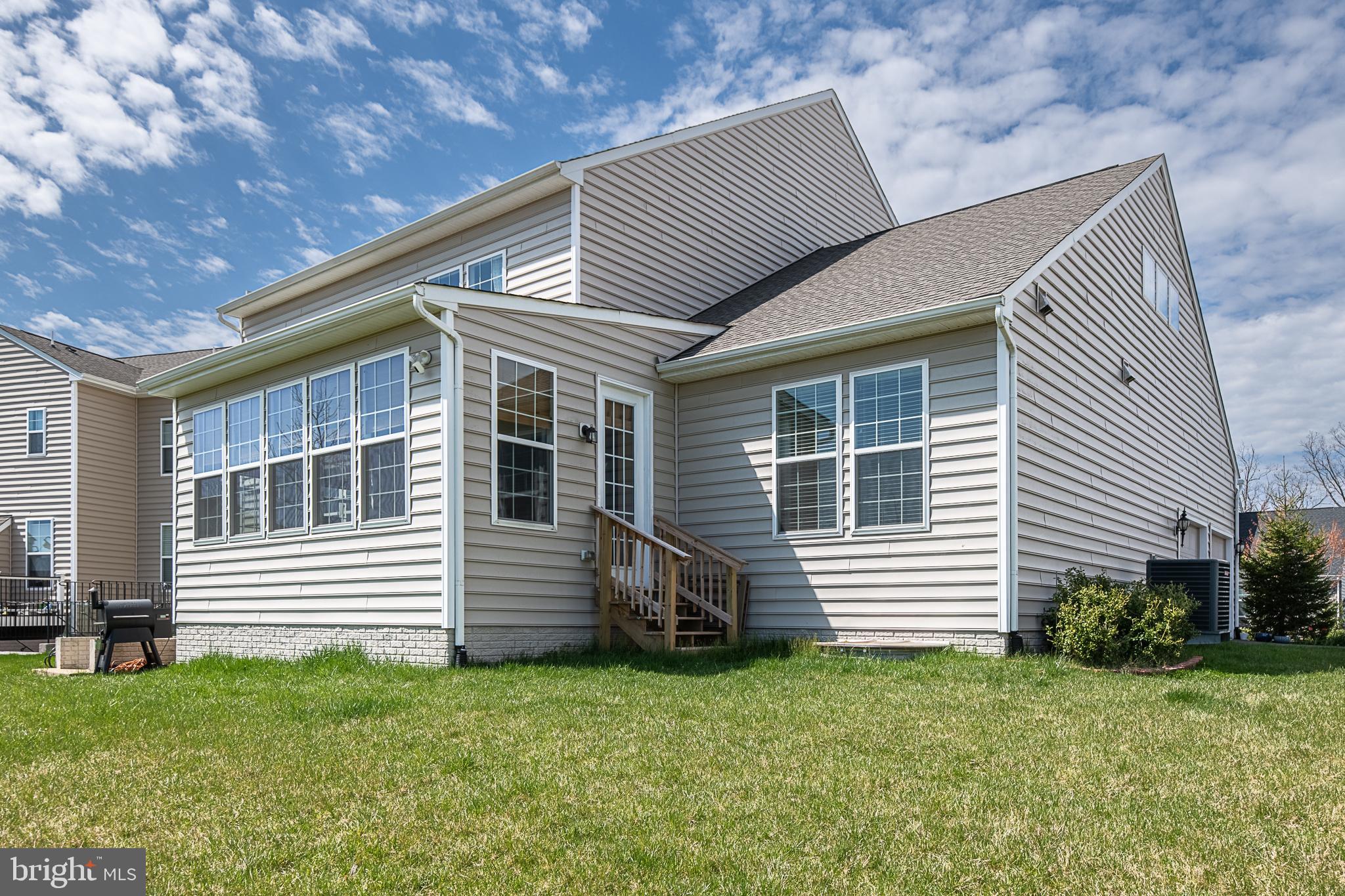 NICHOLSON FARM - Residential Lease