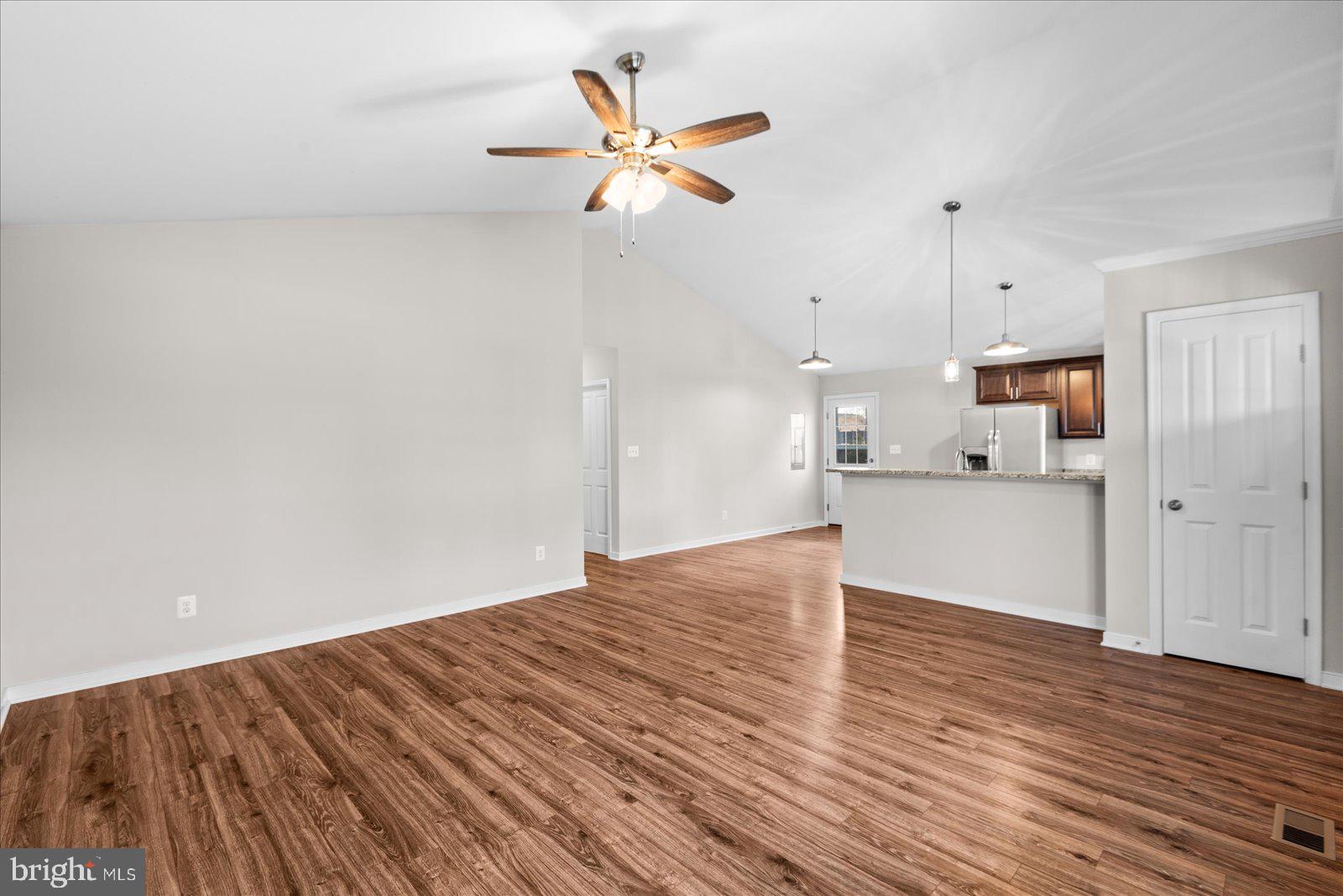 CLASSIC SHORES - Residential