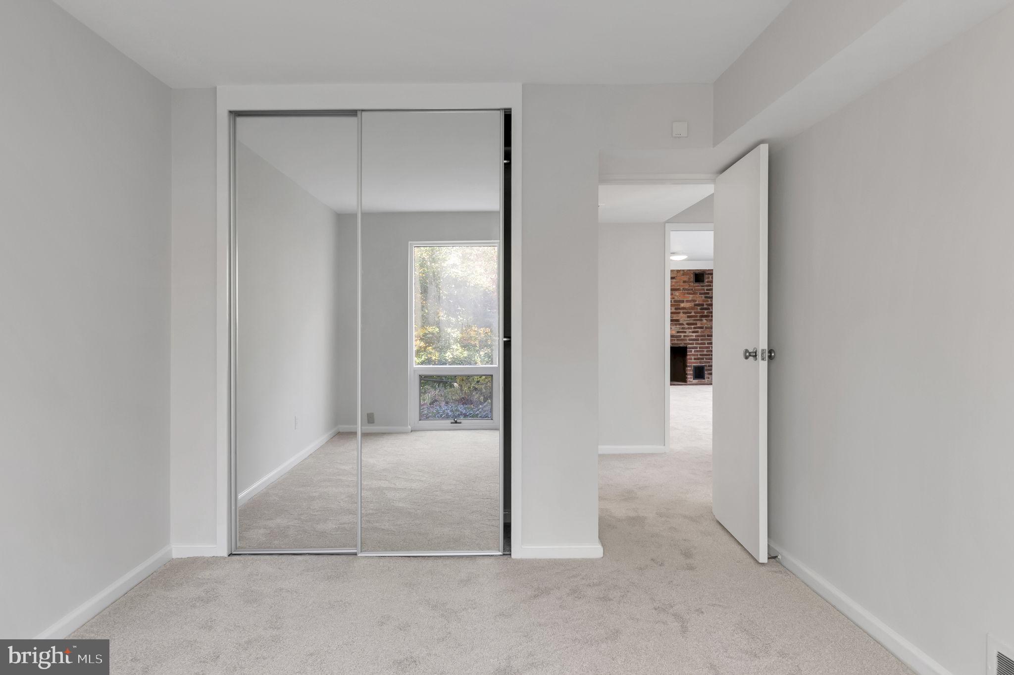 HOLLIN HILLS - Residential Lease