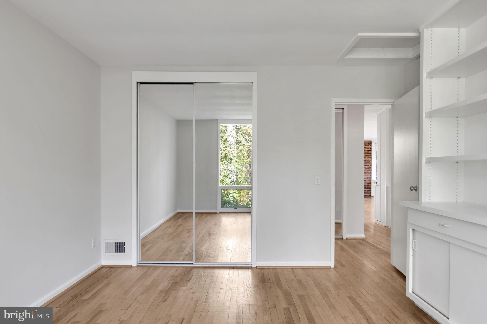 HOLLIN HILLS - Residential Lease