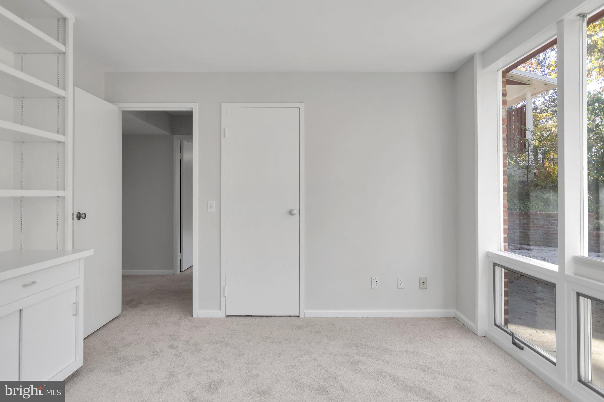 HOLLIN HILLS - Residential Lease