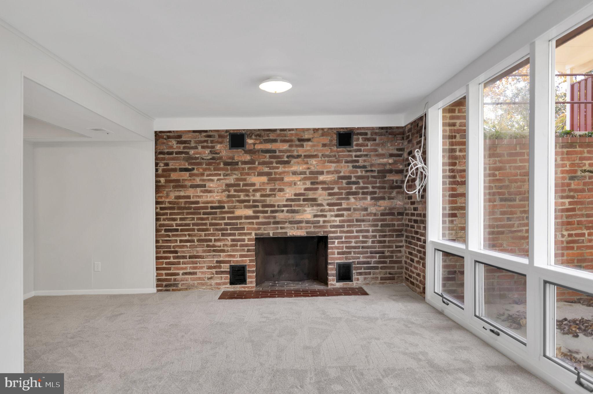 HOLLIN HILLS - Residential Lease