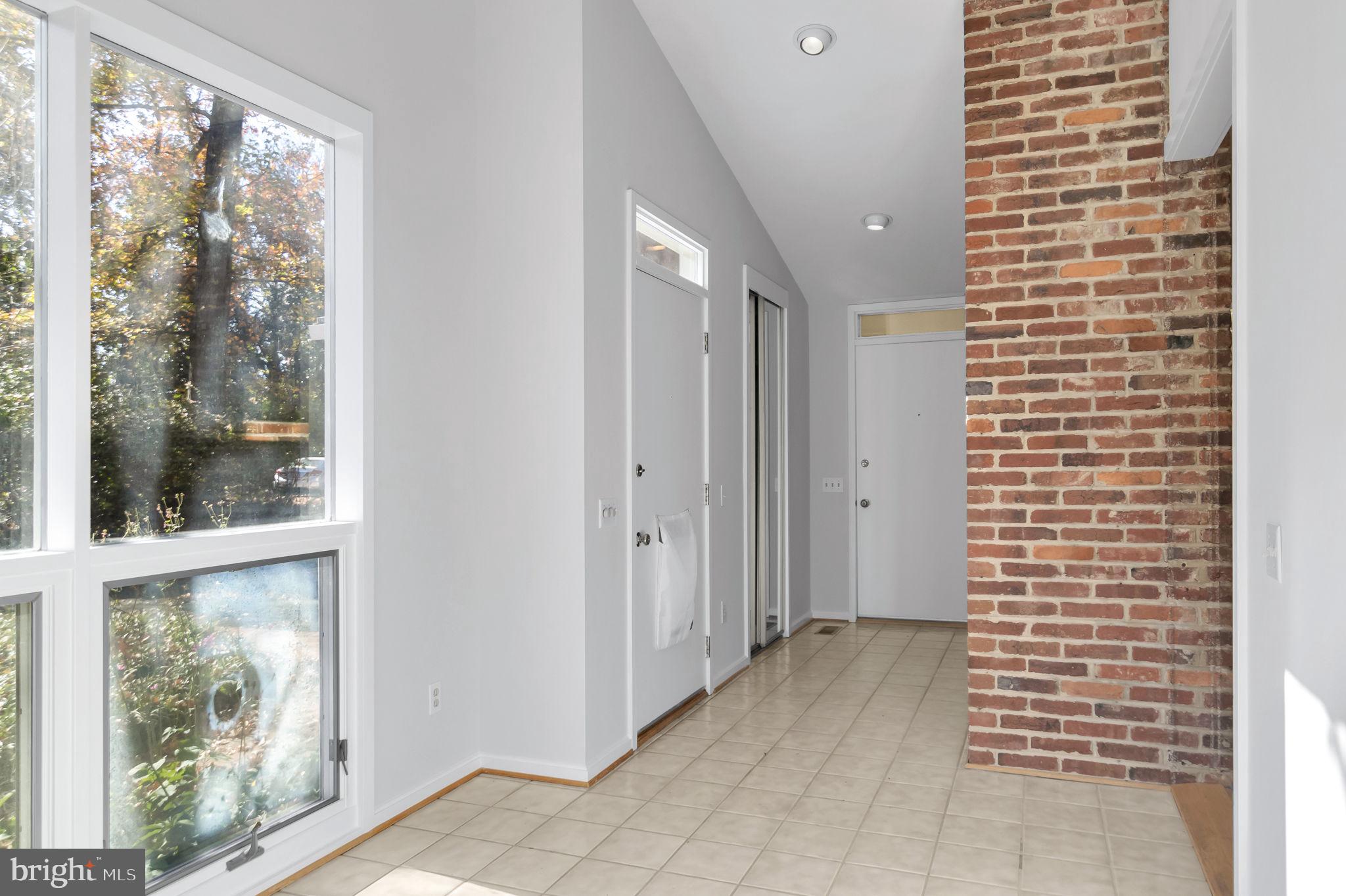 HOLLIN HILLS - Residential Lease