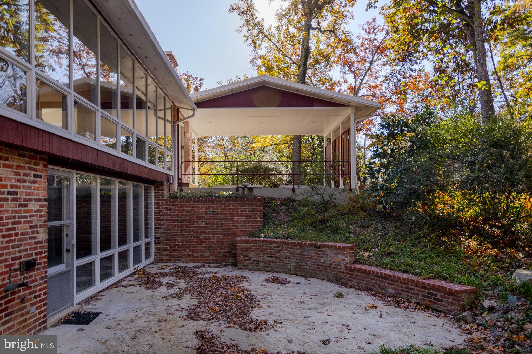 HOLLIN HILLS - Residential Lease