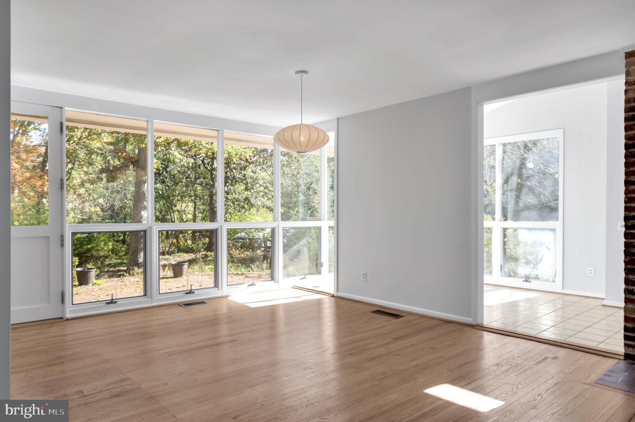 HOLLIN HILLS - Residential Lease