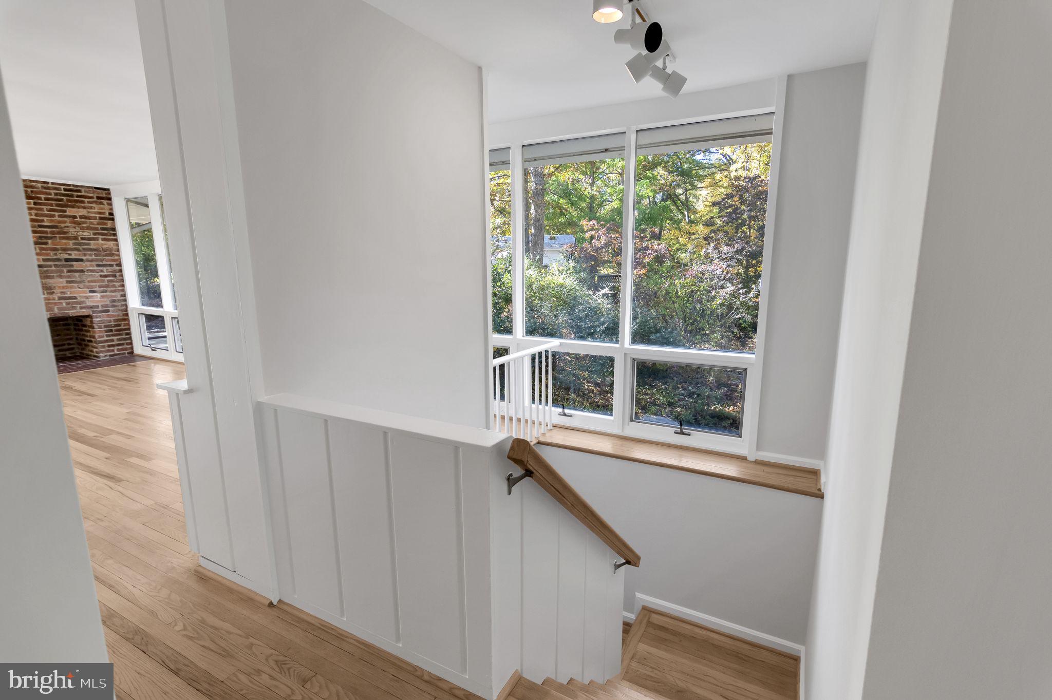 HOLLIN HILLS - Residential Lease