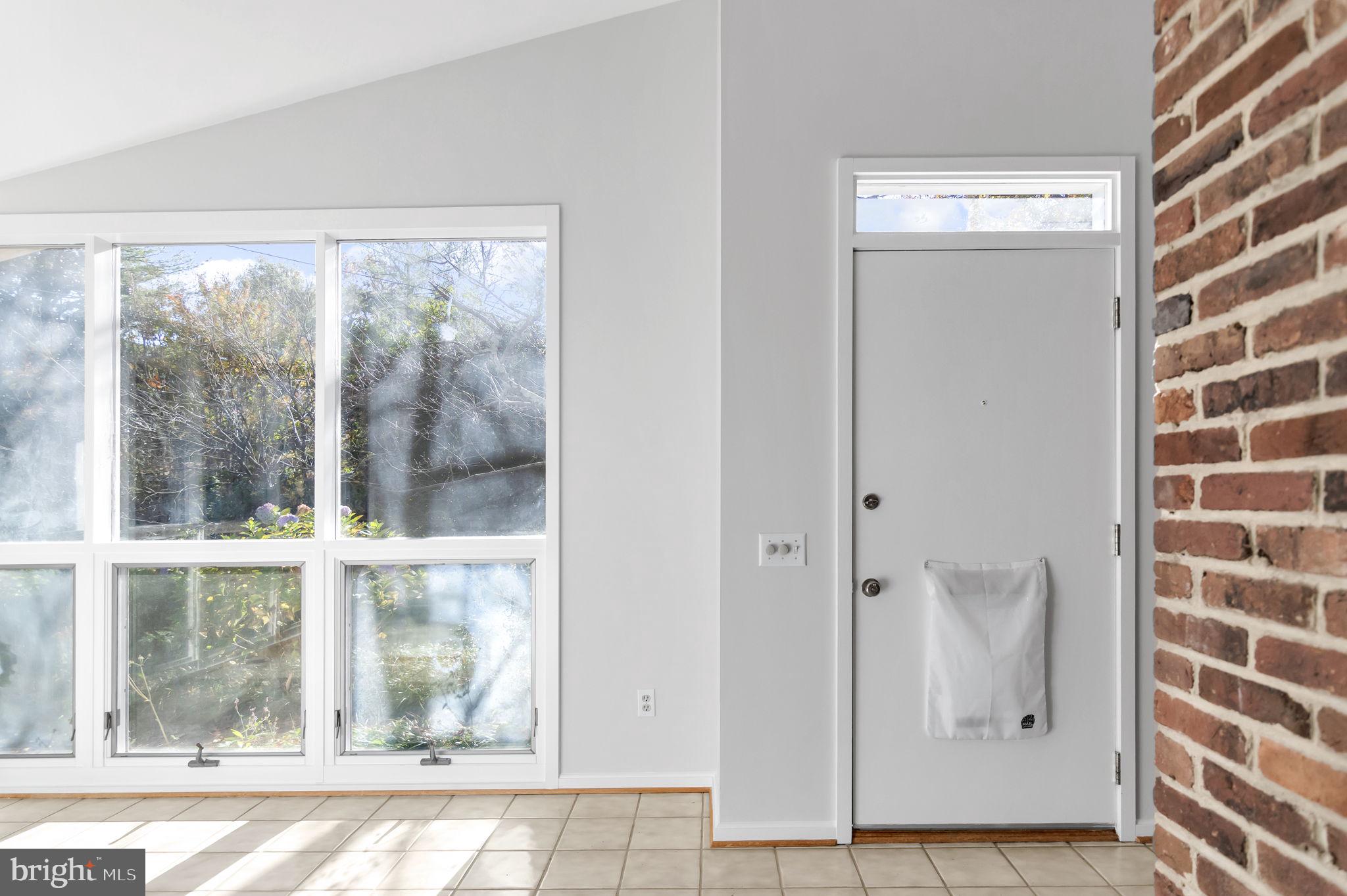 HOLLIN HILLS - Residential Lease