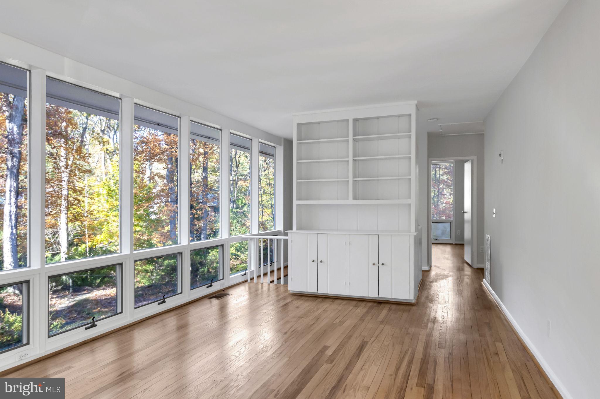 HOLLIN HILLS - Residential Lease