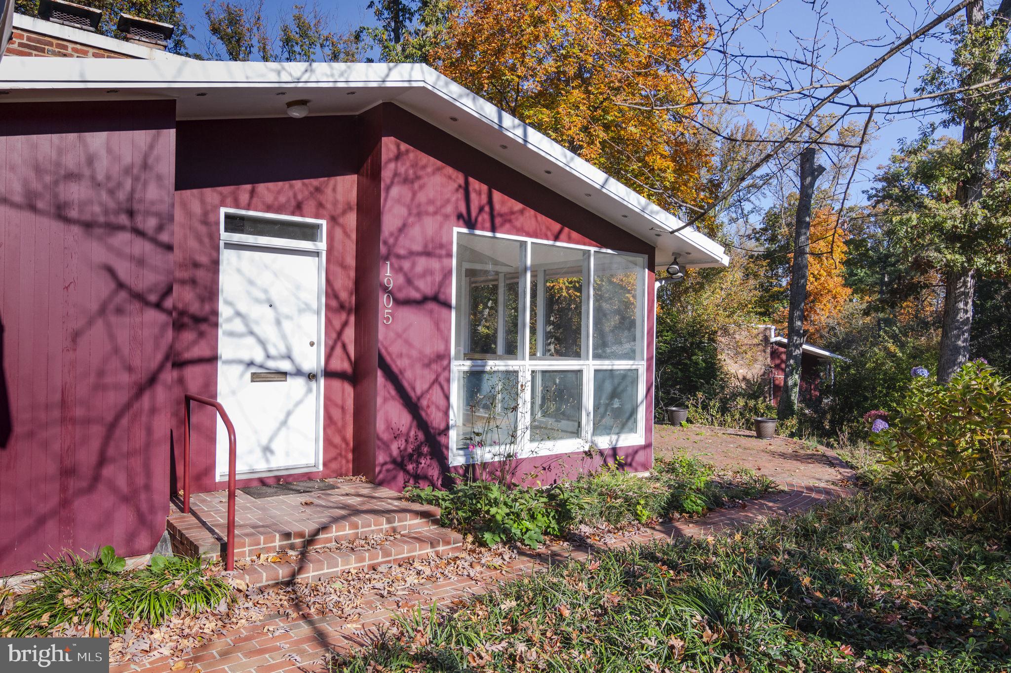 HOLLIN HILLS - Residential Lease