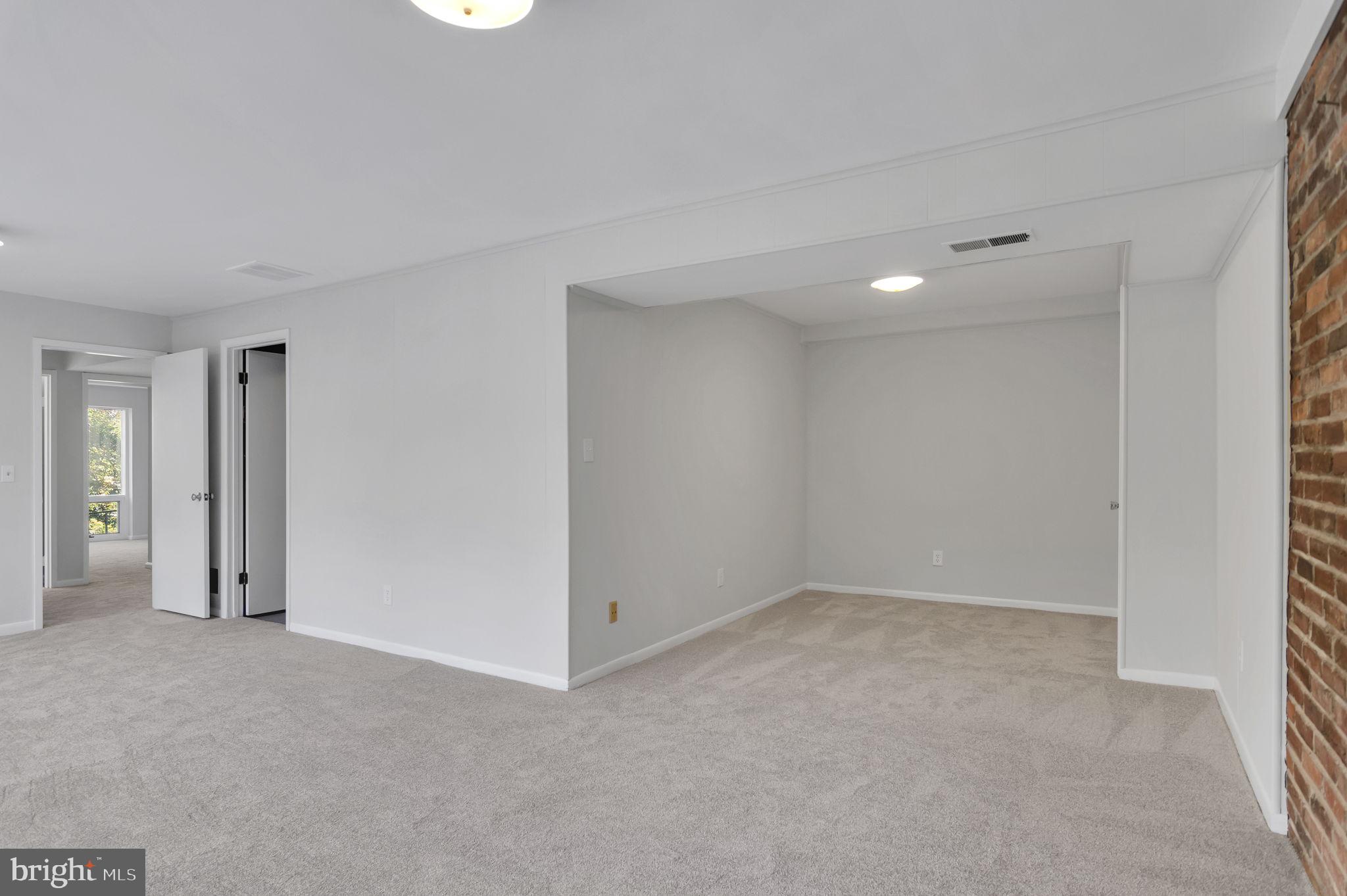 HOLLIN HILLS - Residential Lease