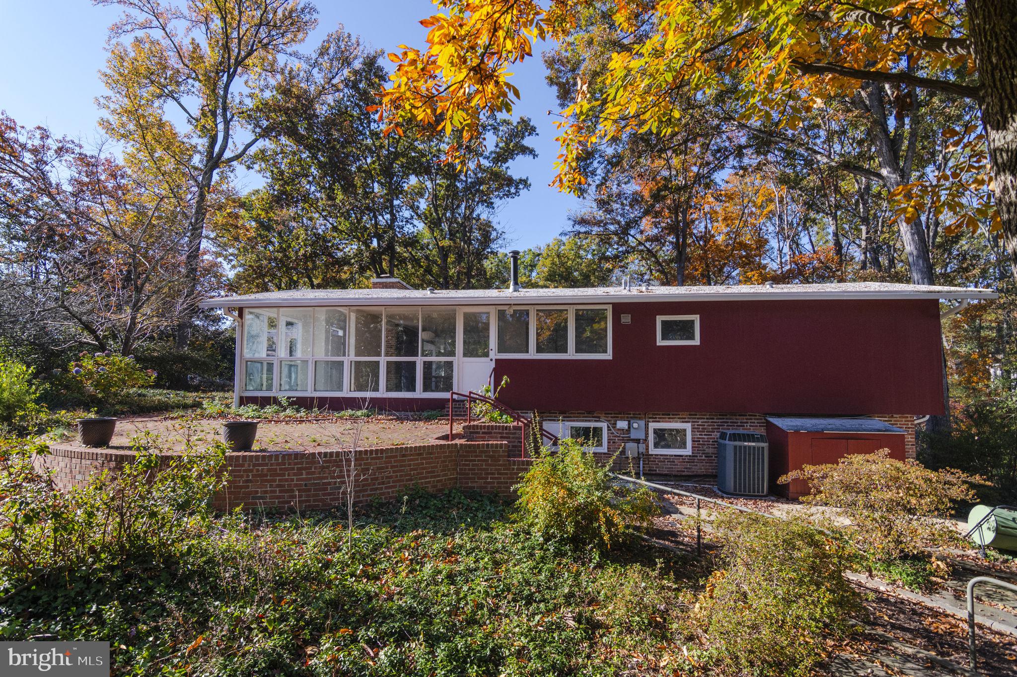 HOLLIN HILLS - Residential Lease