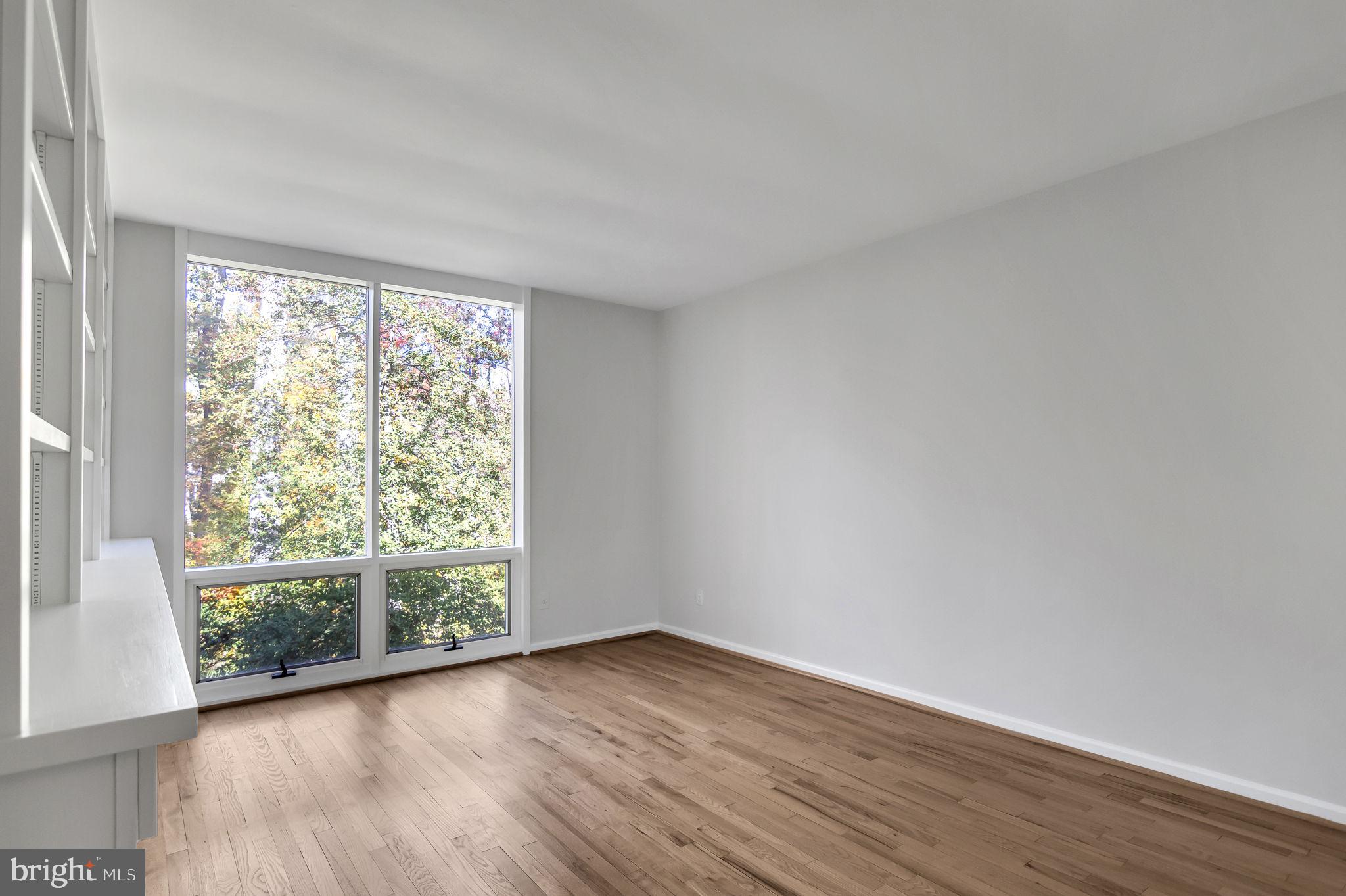 HOLLIN HILLS - Residential Lease