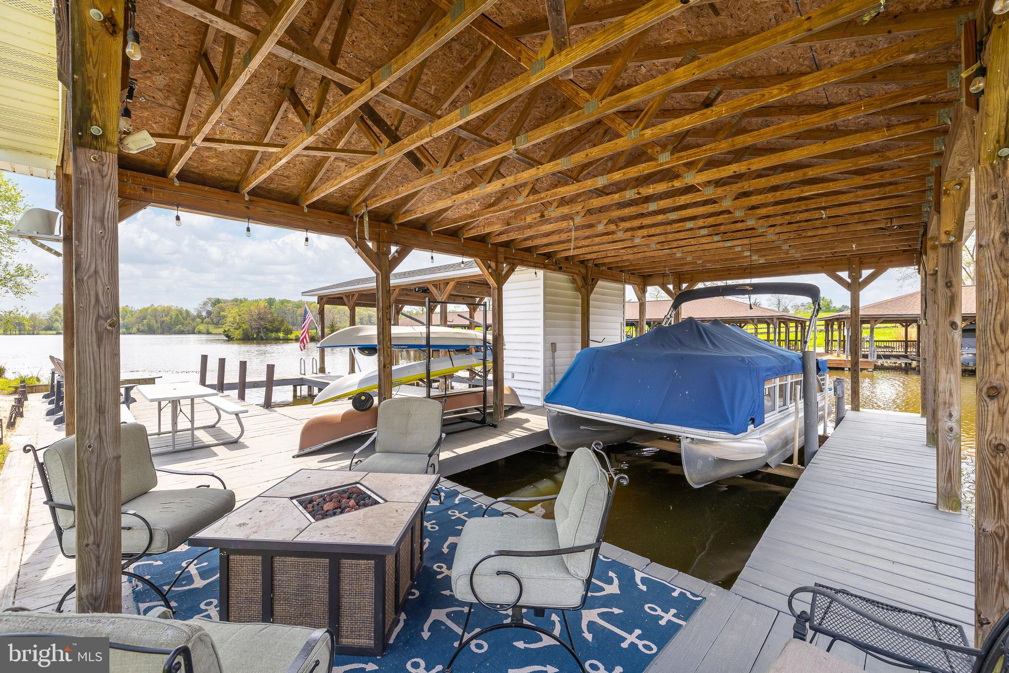 TWIN OAKS - Residential