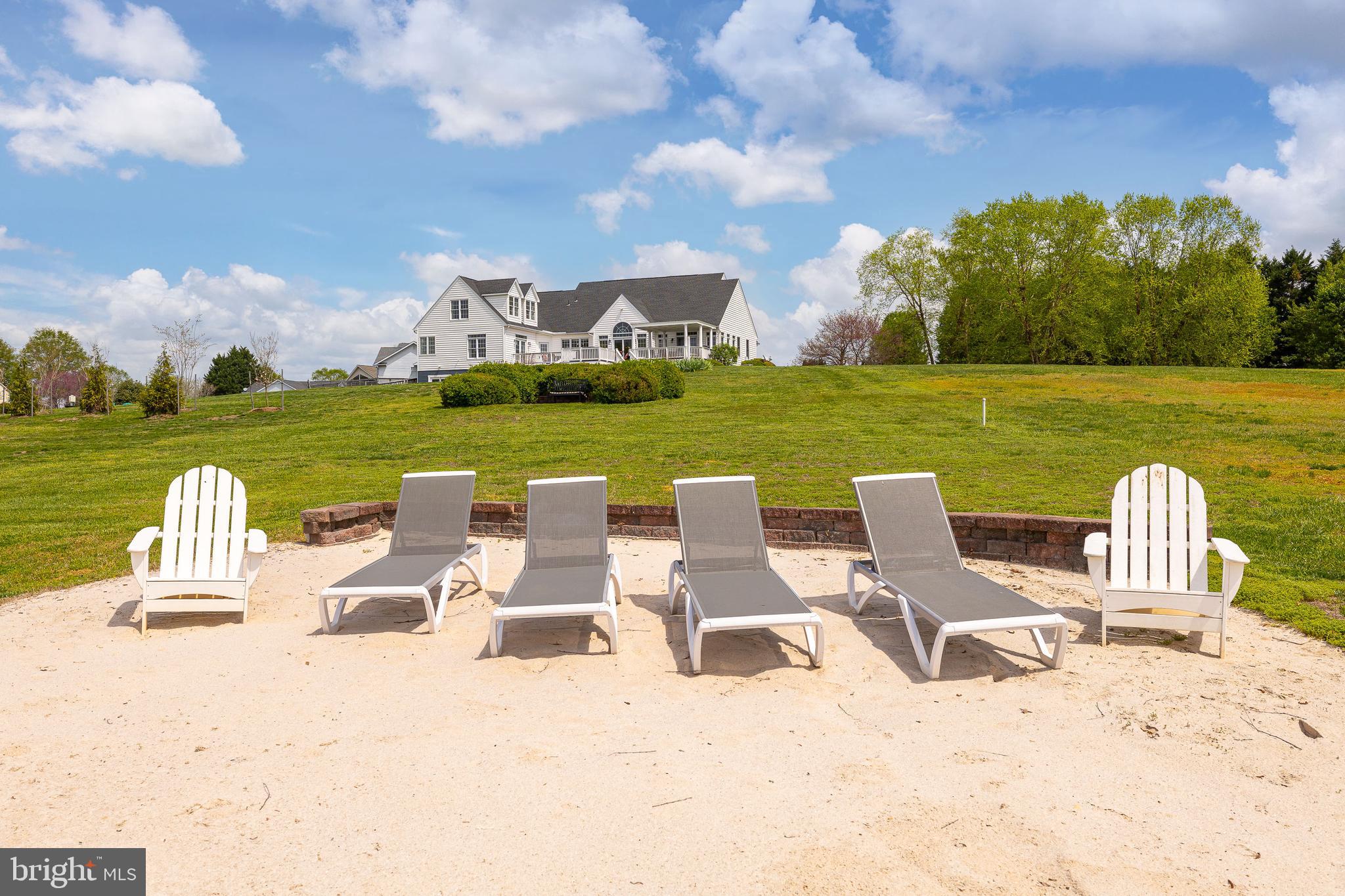 TWIN OAKS - Residential