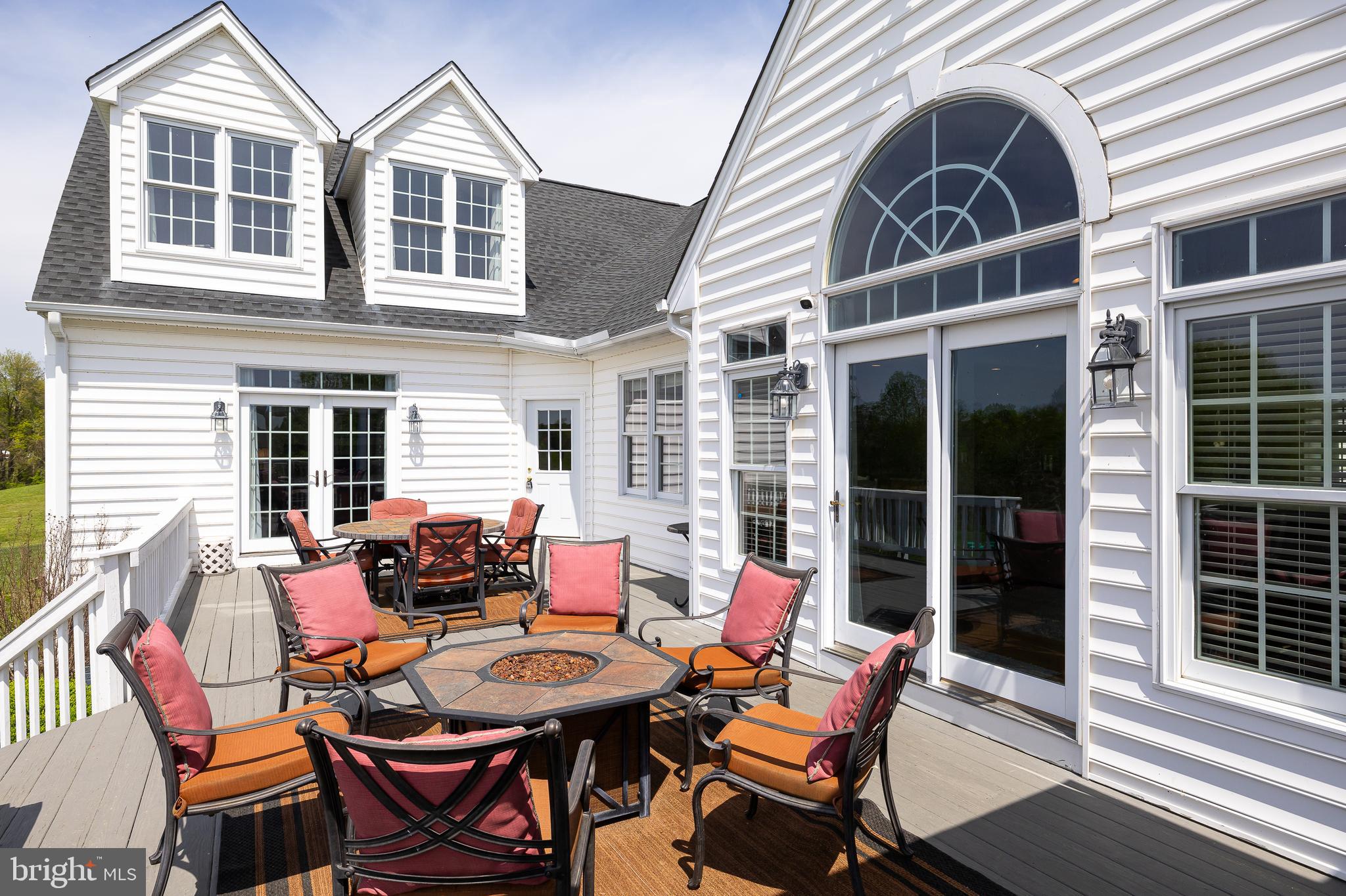 TWIN OAKS - Residential