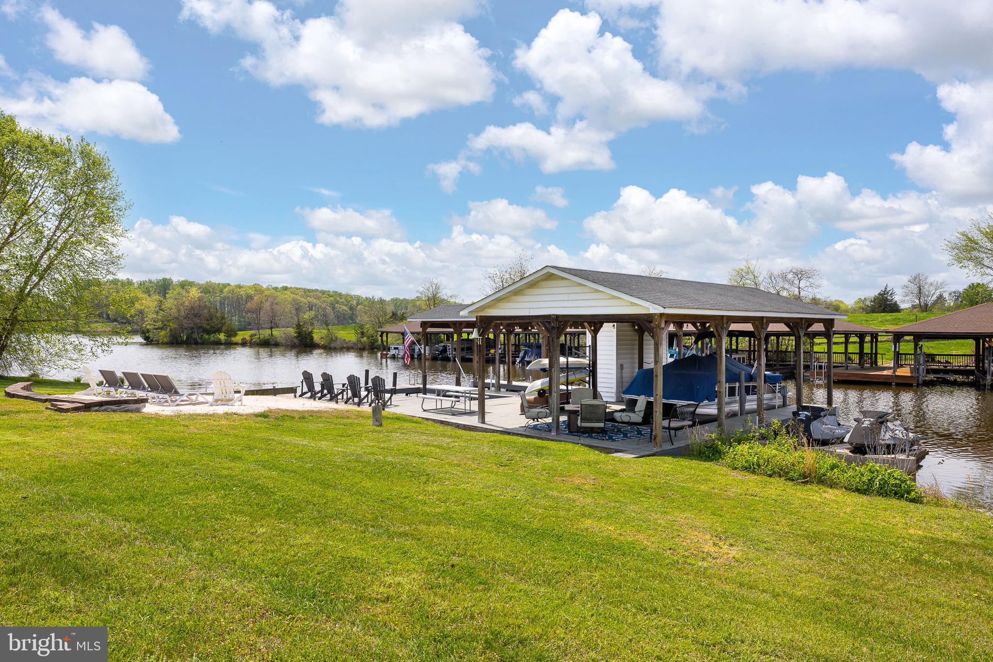 TWIN OAKS - Residential