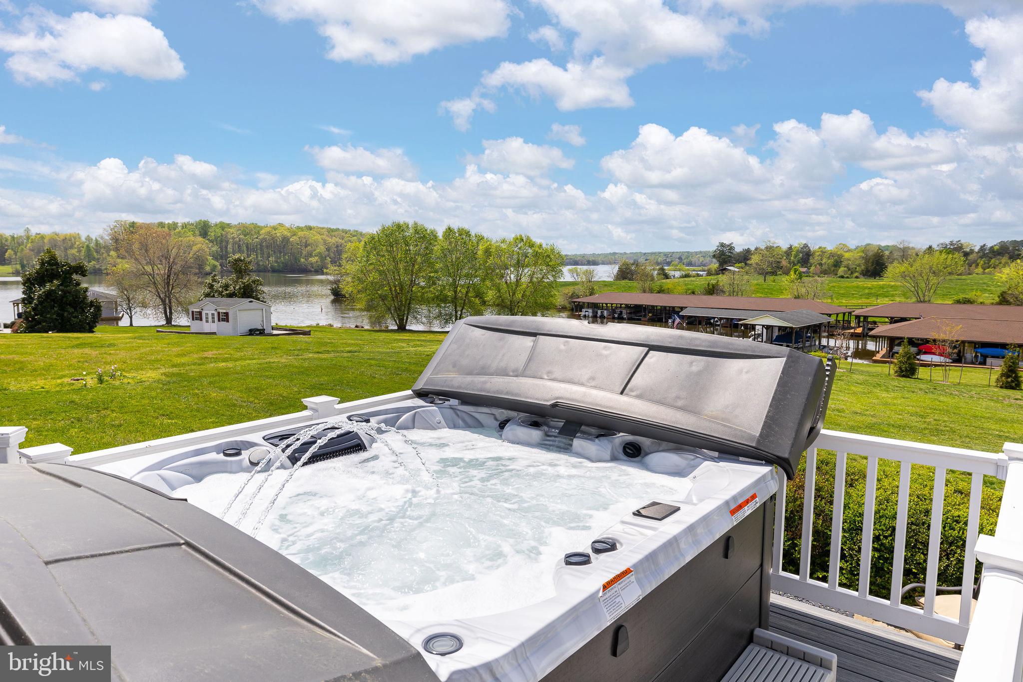 TWIN OAKS - Residential