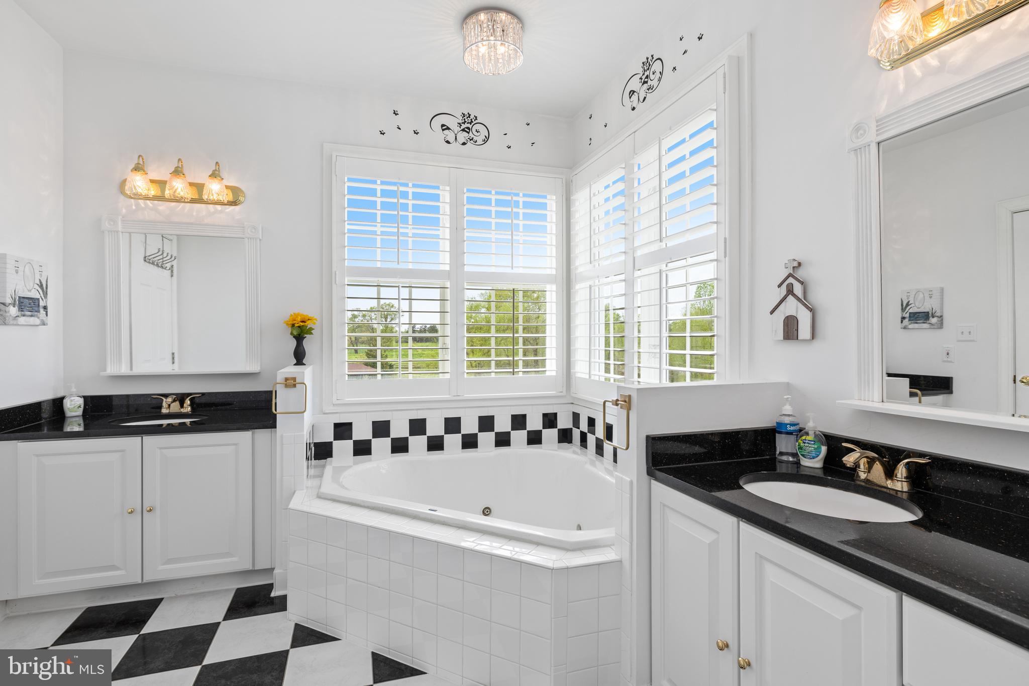 TWIN OAKS - Residential