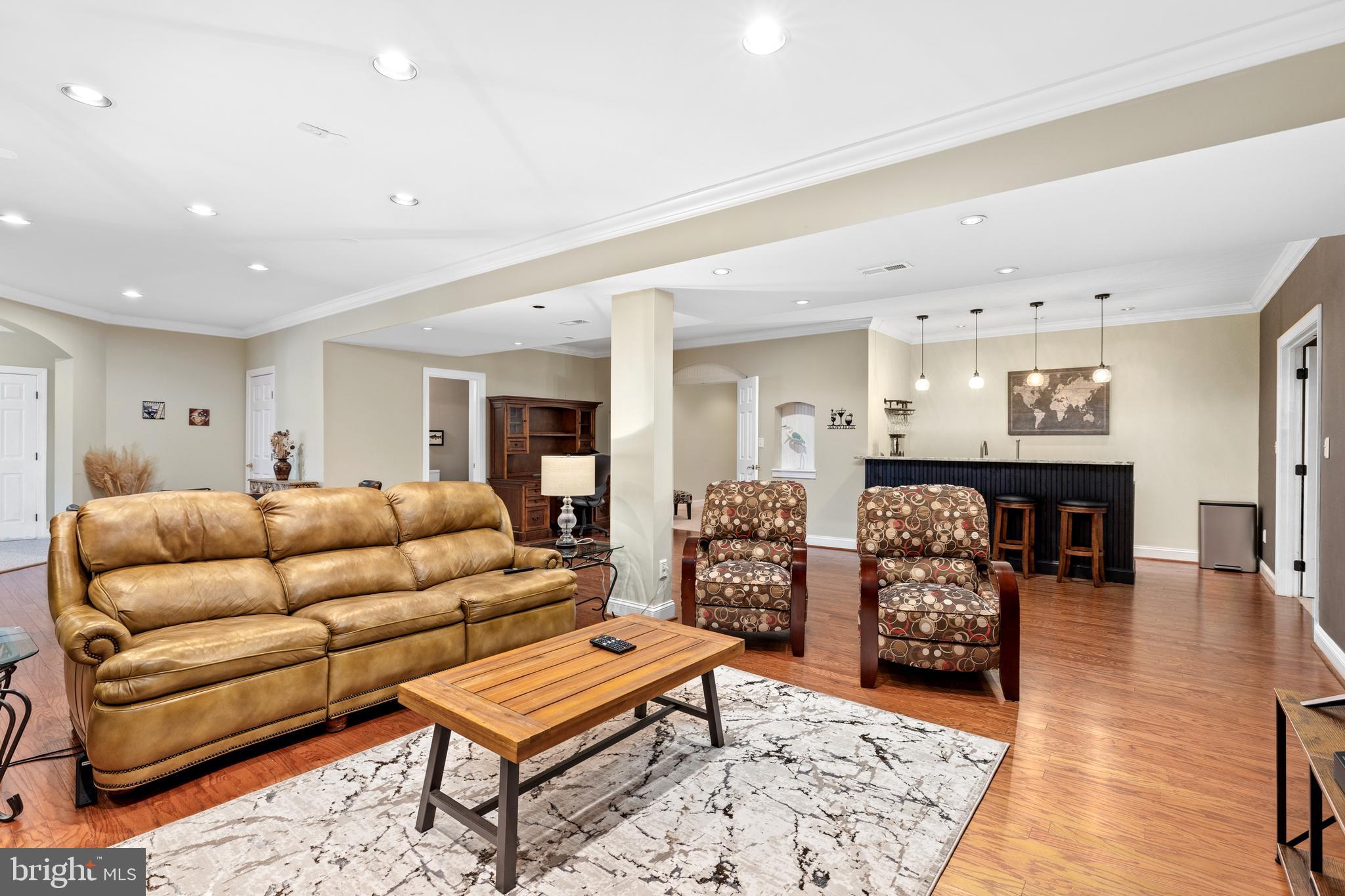 TWIN OAKS - Residential