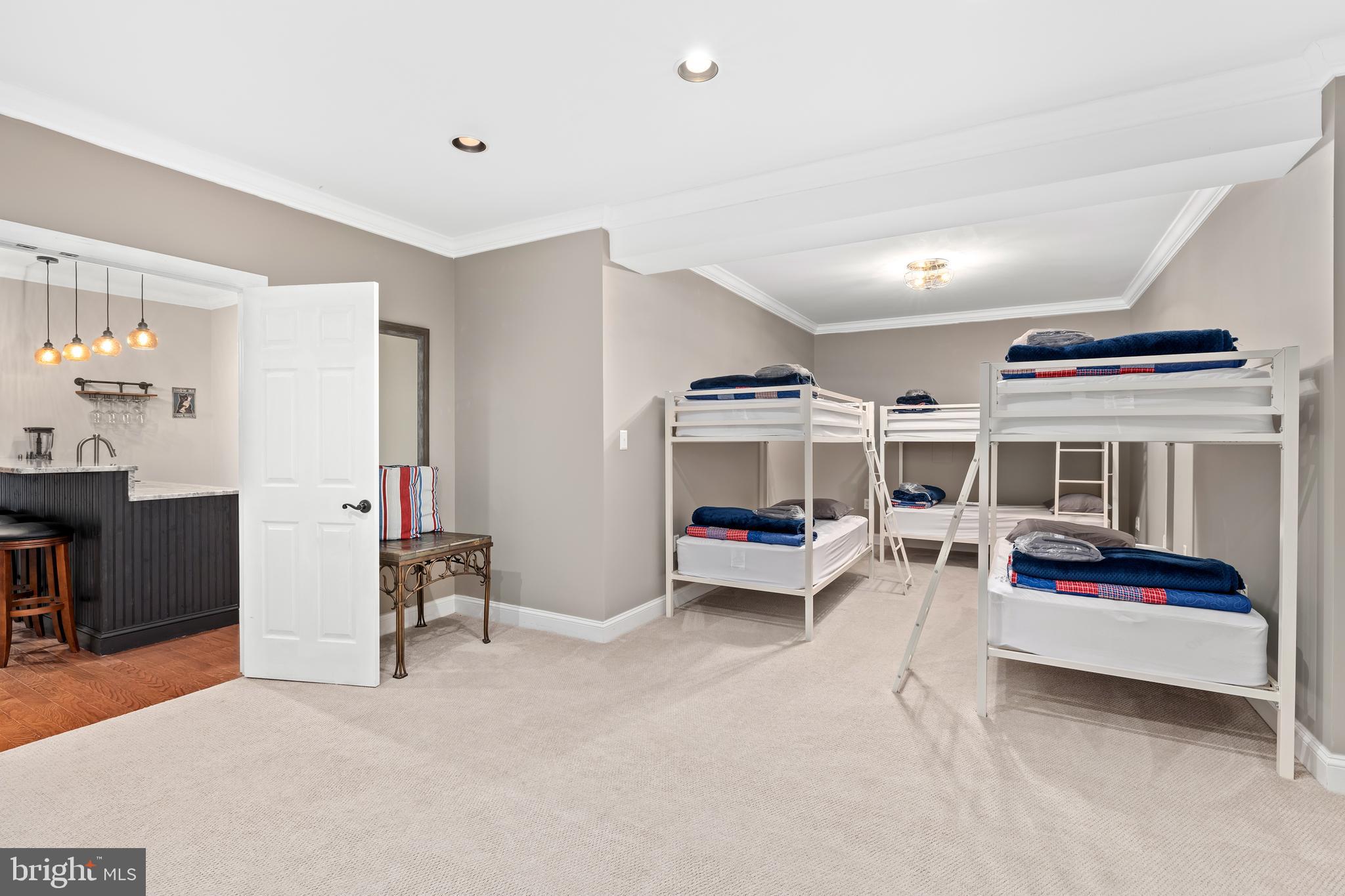 TWIN OAKS - Residential