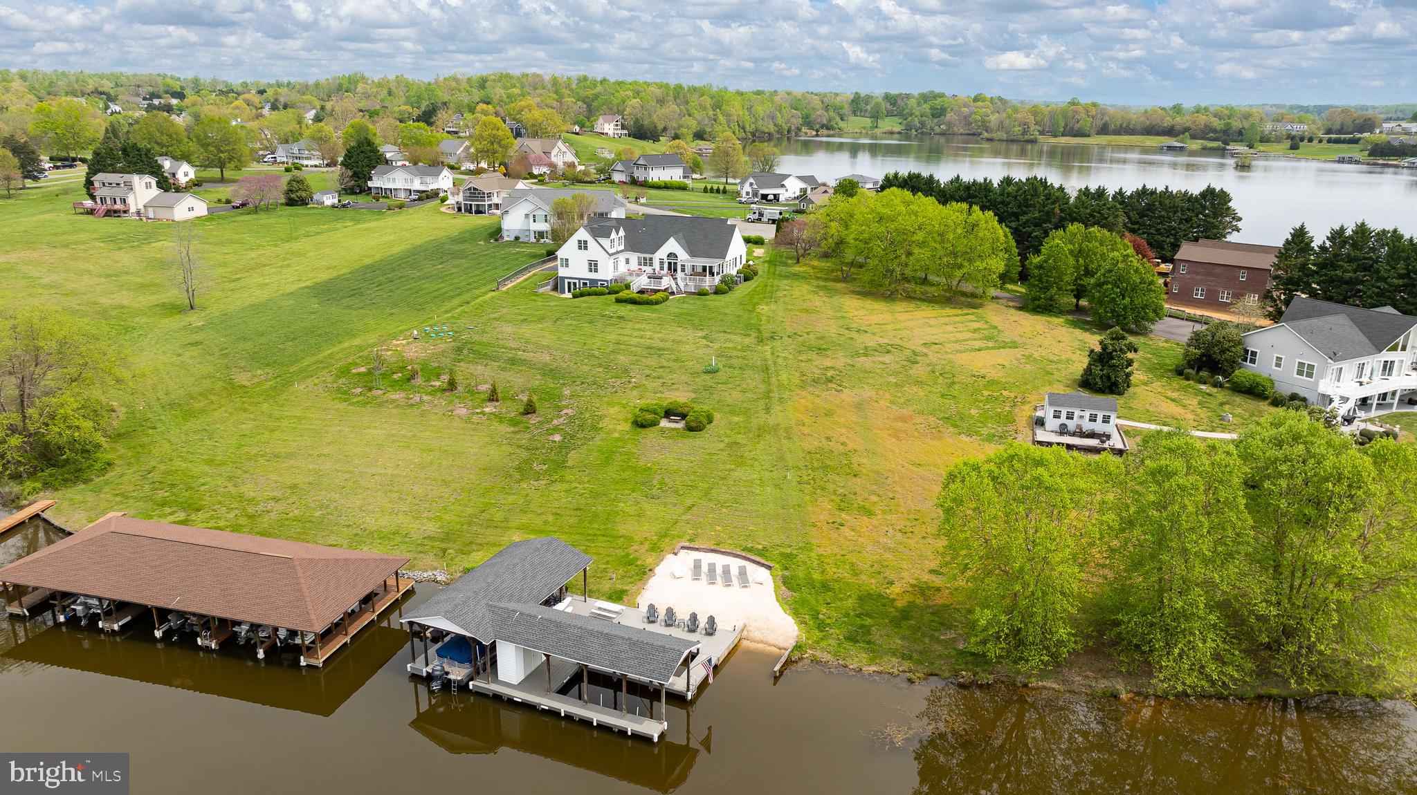 TWIN OAKS - Residential