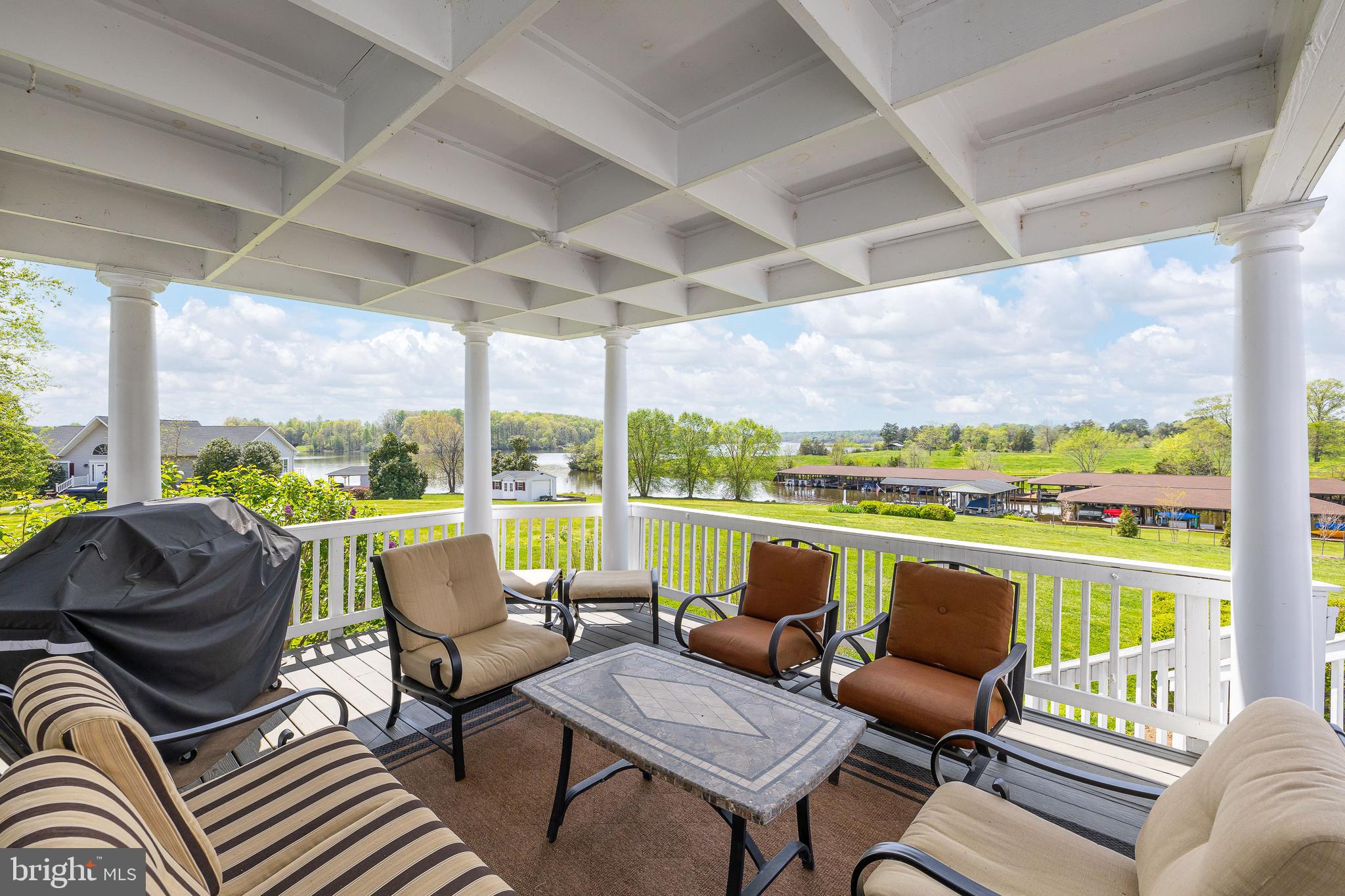 TWIN OAKS - Residential