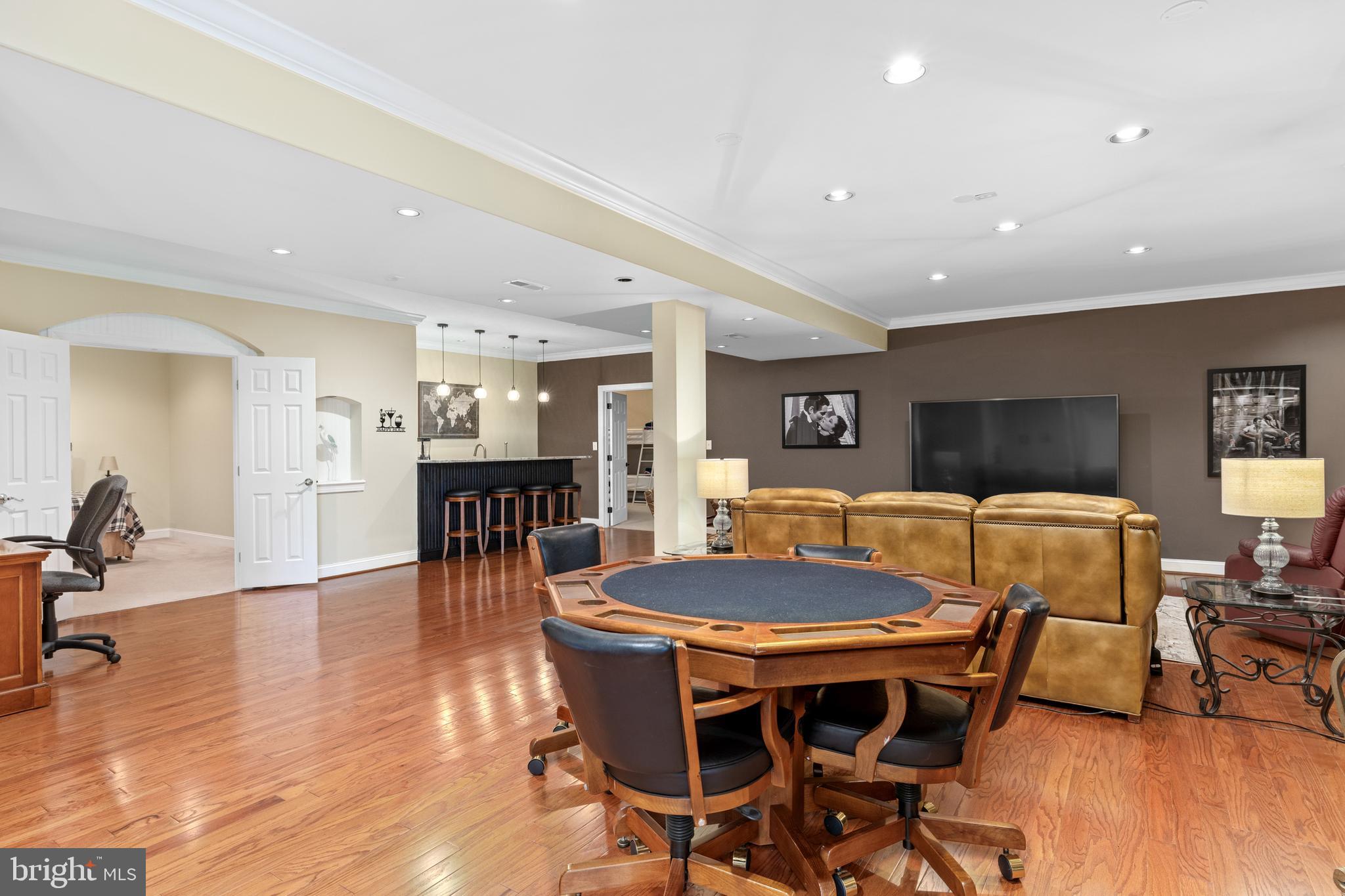 TWIN OAKS - Residential