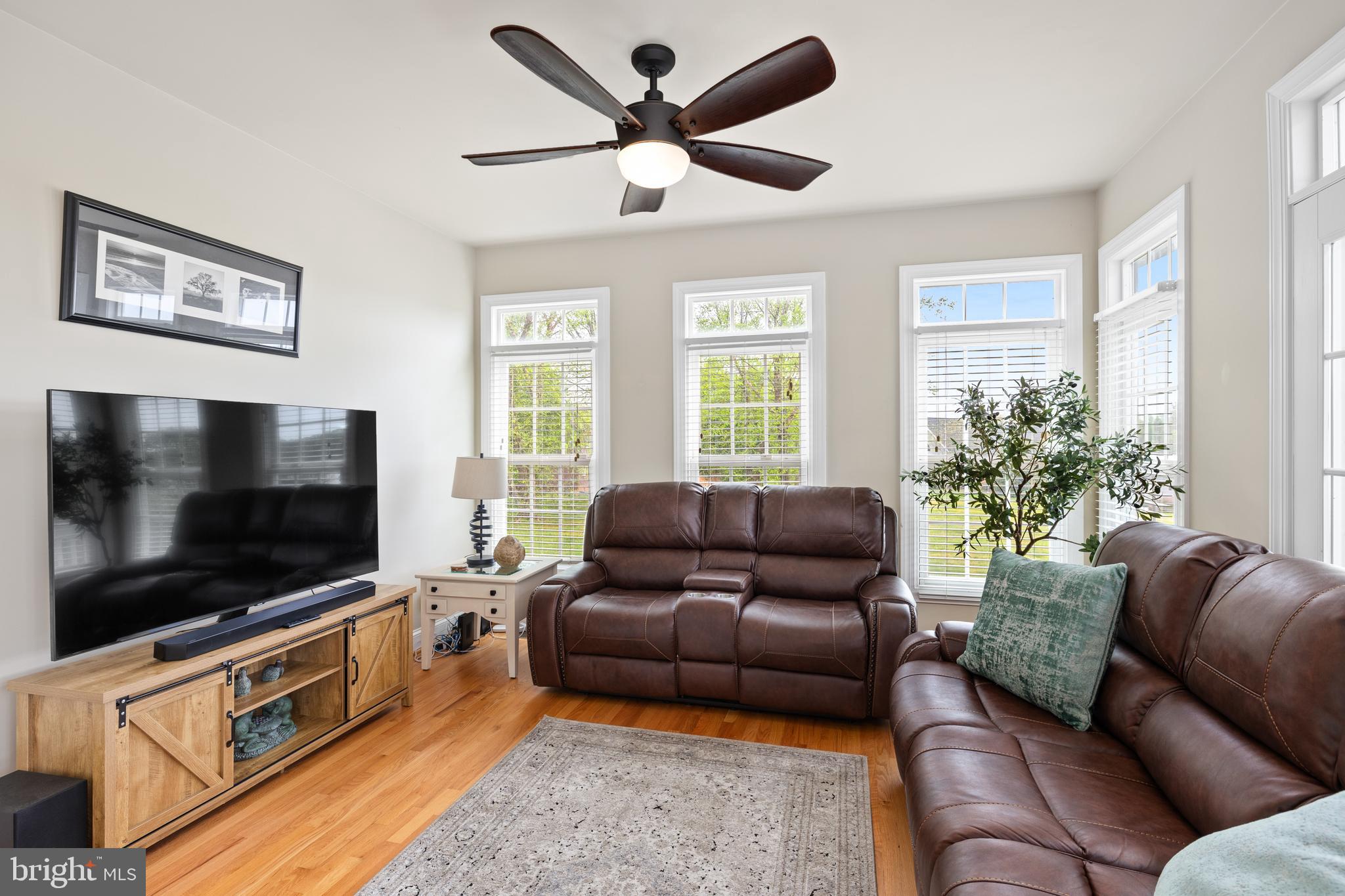 TWIN OAKS - Residential