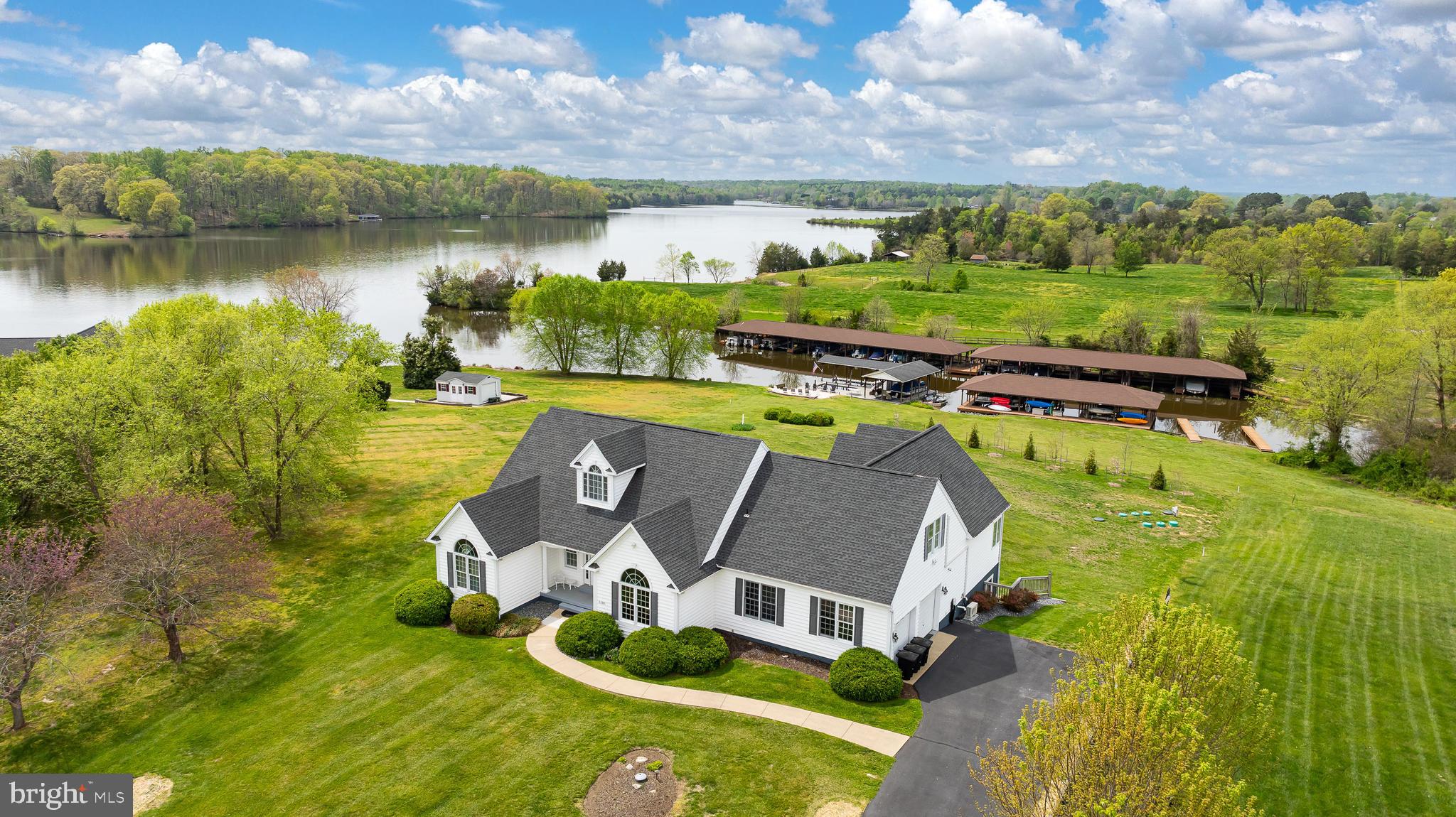 TWIN OAKS - Residential